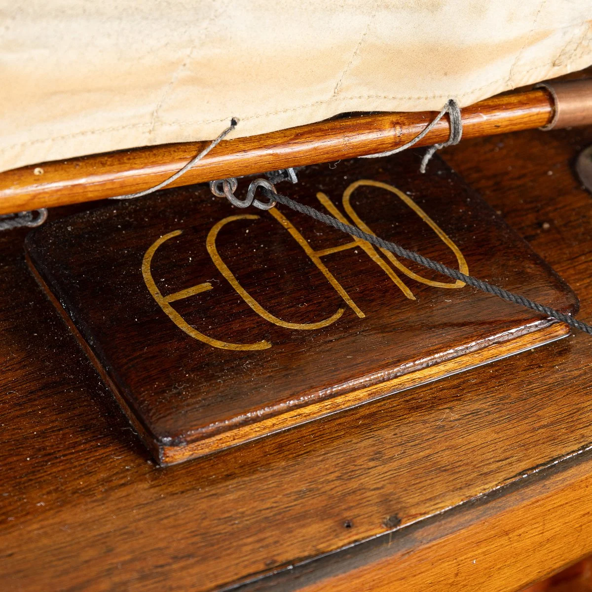 PUSHKINS.COM - B11425 - VINTAGE 20thC ENGLISH GAFF RIGGED %22J CLASS%22 POND YACHT c.1930 - 48.jpg
