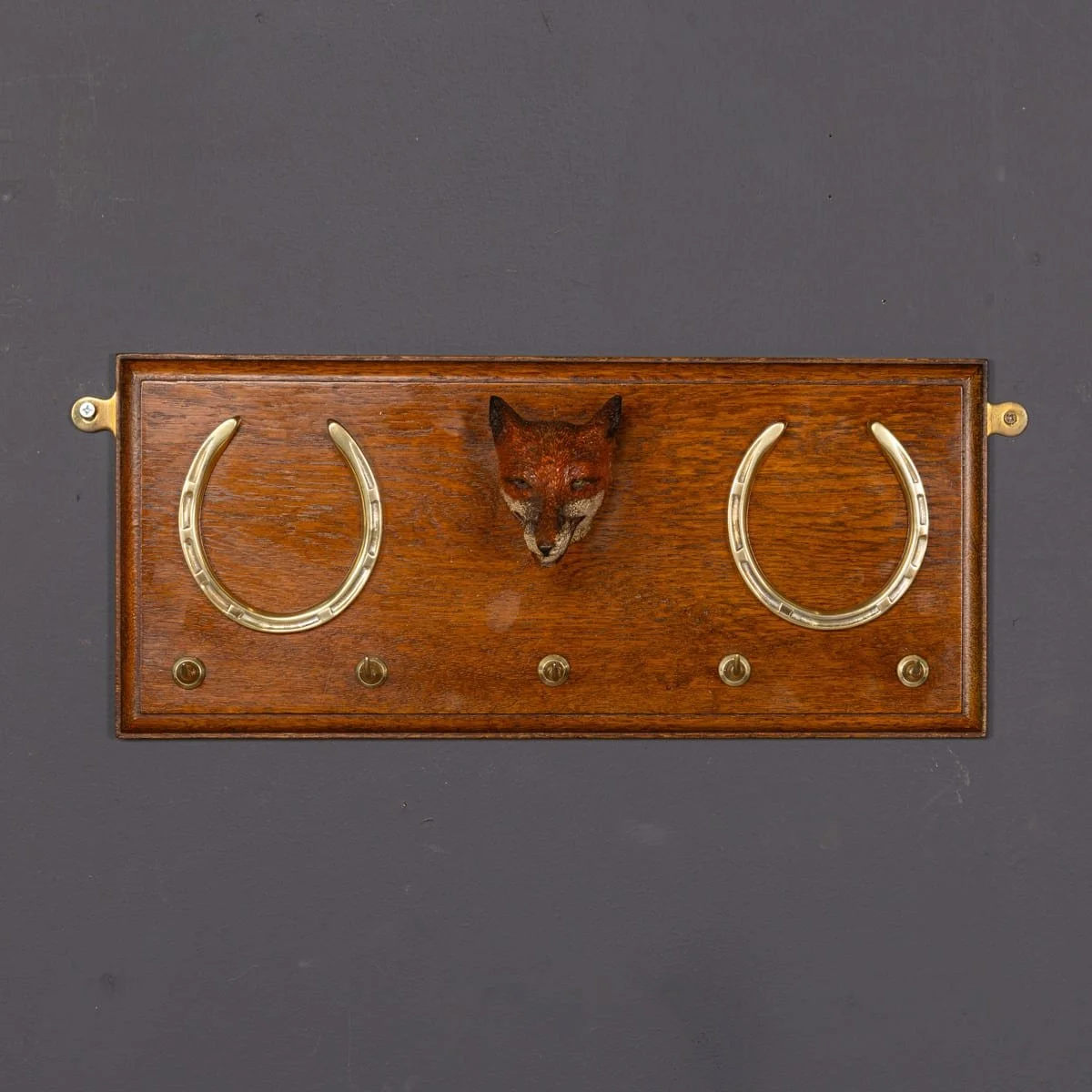 PUSHKINS.COM - Z12435 - ANTIQUE 19thC SWAINE & ADNET OAK WHIP HOOK WITH FOX AND HORSESHOE DETAIL c.1890 - 03.jpg