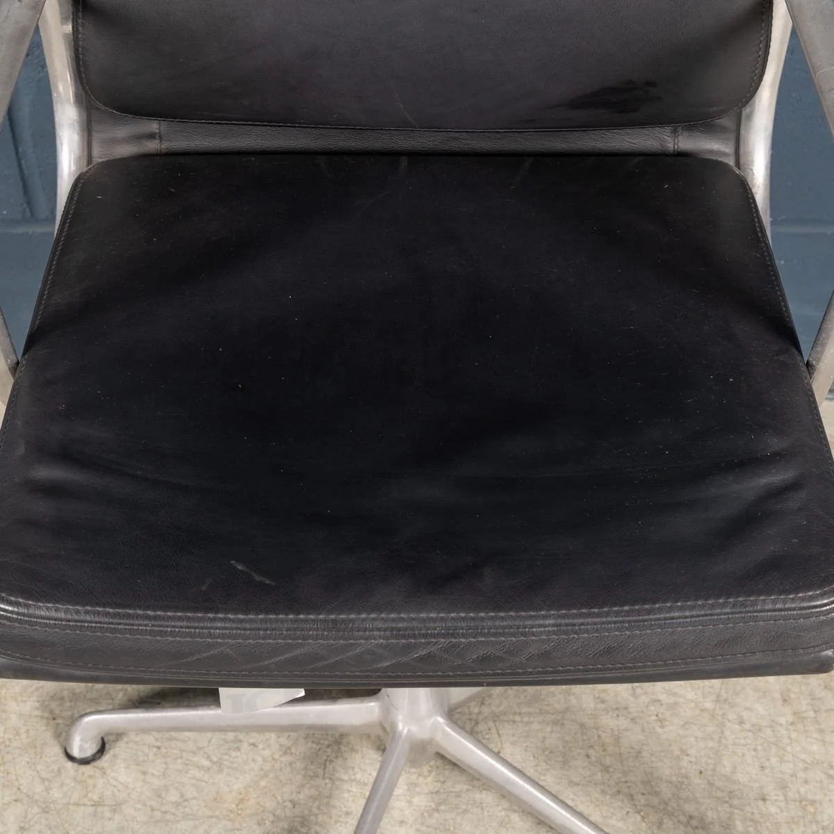 PUSHKINS.COM - B12277d - VINTAGE 20thC EA217 CHAIR IN BLACK LEATHER BY CHARLES & RAY EAMES FOR ICF - 08.jpg