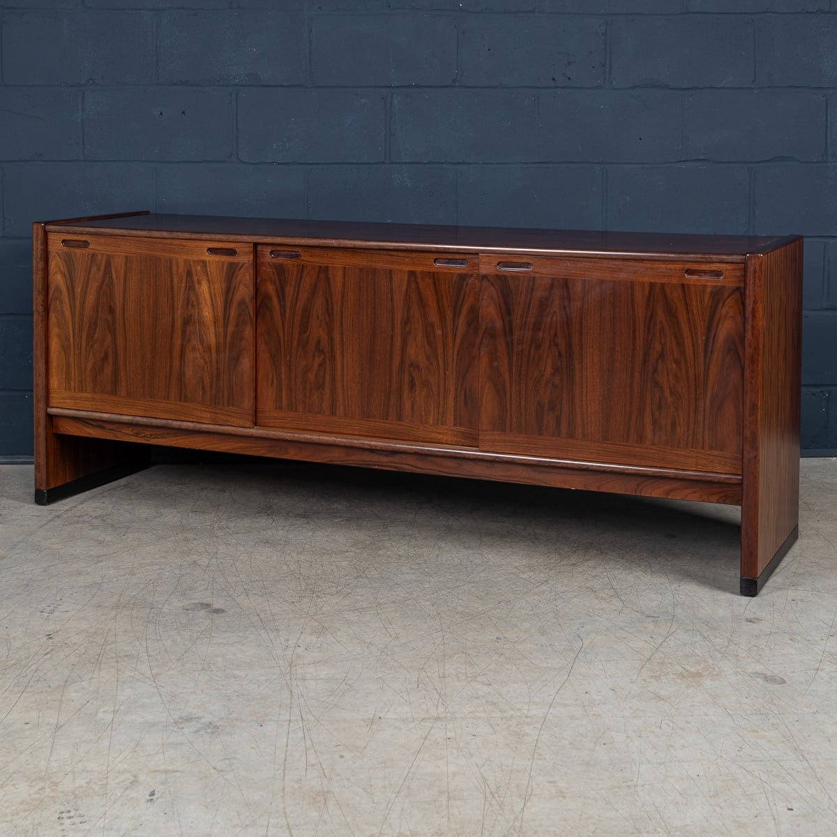 PUSHKINS.COM - B11243 - 20thC DANISH ROSEWOOD SIDEBOARD BY SKOVBY MØBELFABRIK A:S c.1960 - 08.jpg