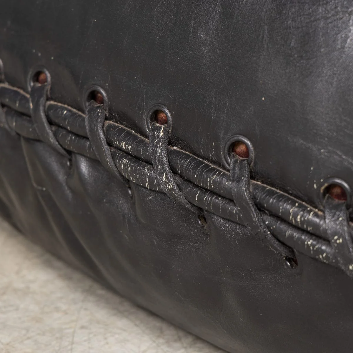 PUSHKINS.COM - B12043d - A 20thC "JOE" ARMCHAIR BY JONATHAN DE PAS, DONATO D'URBINO AND PAOLO LOMAZZI - 27.jpg