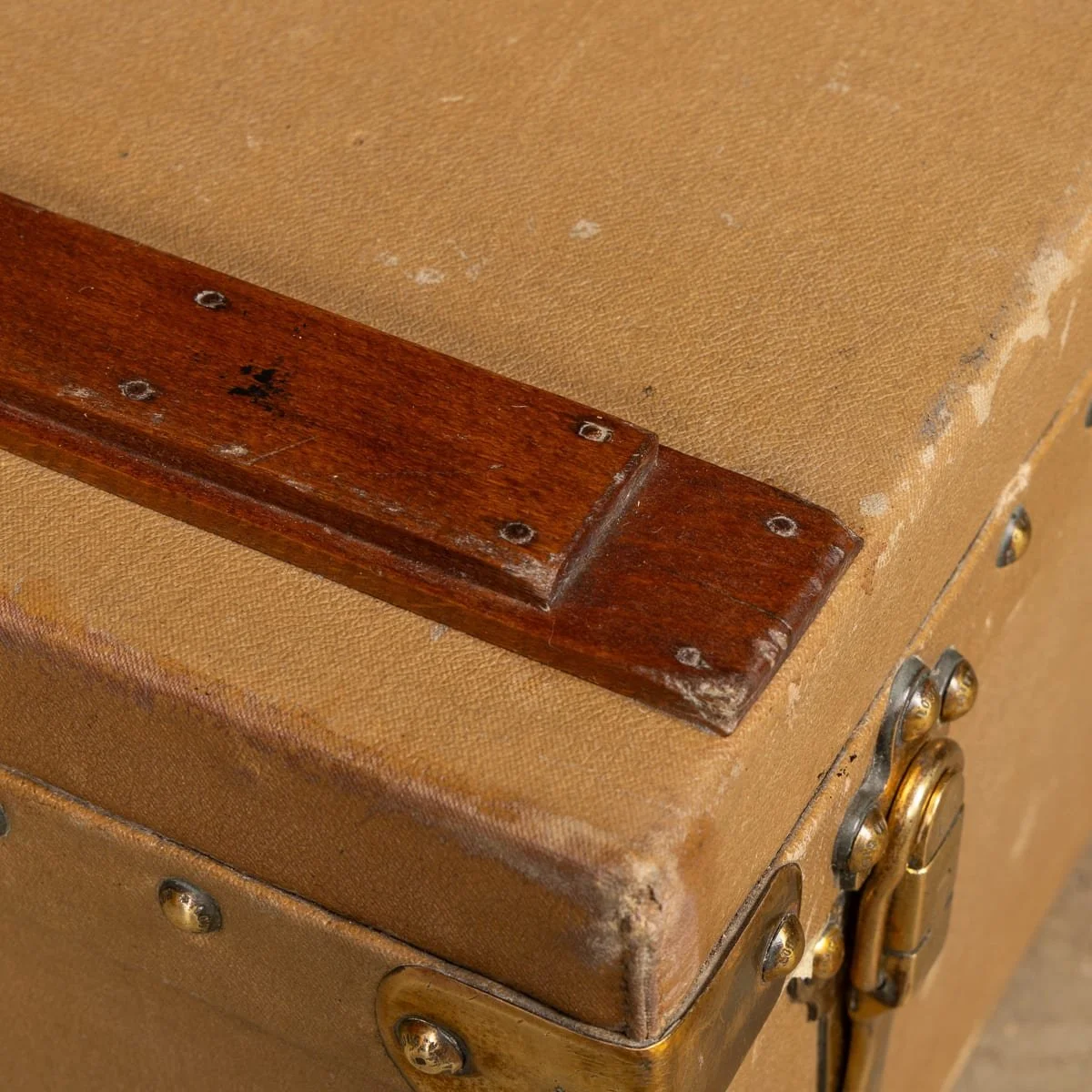 PUSHKINS.COM - Z12139 - VINTAGE 20thC LOUIS VUITTON CAR TRUNK IN GREY VUITTONITE CANVAS, PARIS c.1930 - 24.jpg