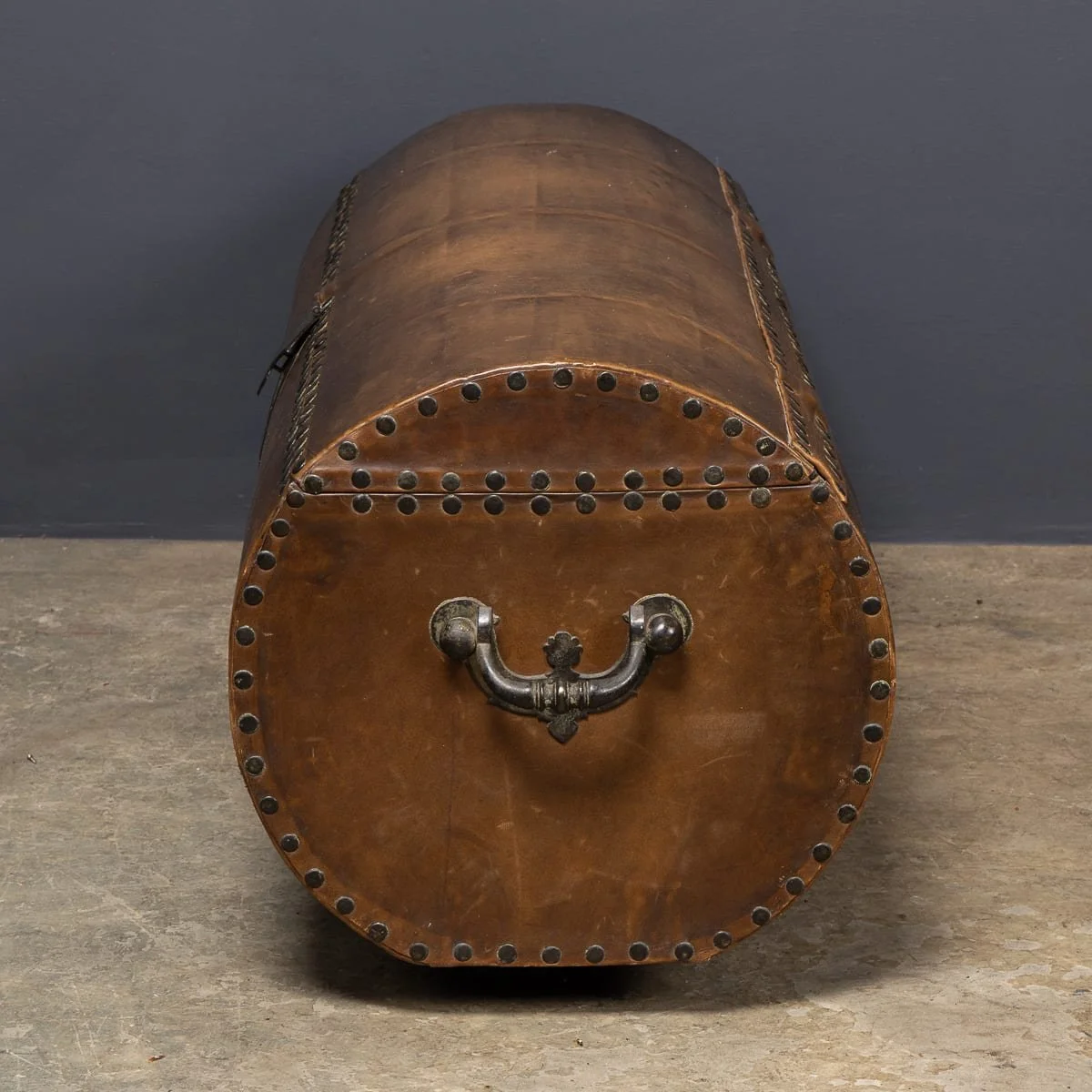 PUSHKINS.COM - D11766 - ANTIQUE 18thC CYLINDRICAL COACH TRUNK - 16.jpg