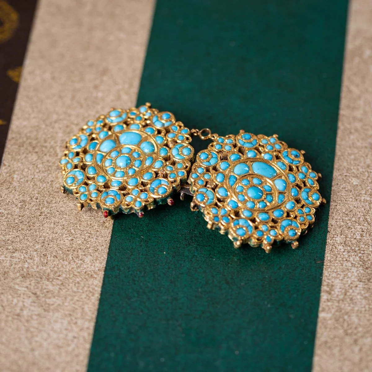 PUSHKINS.COM - A00150 - ANTIQUE 20thC INDIAN (JAIPUR) SOLID GOLD, TURQUOISE & ENAMEL BELT BUCKLE c.1920 - 03.jpg