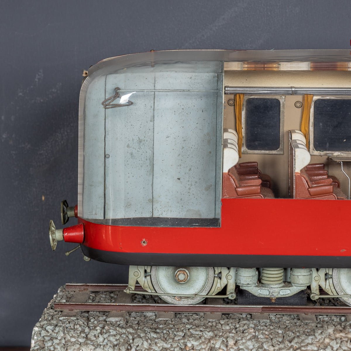 PUSHKINS.COM - MID 20thC EUROPEAN CUT AWAY MODEL OF THE TRANS EUROP EXPRESS c.1960 - 38.jpg