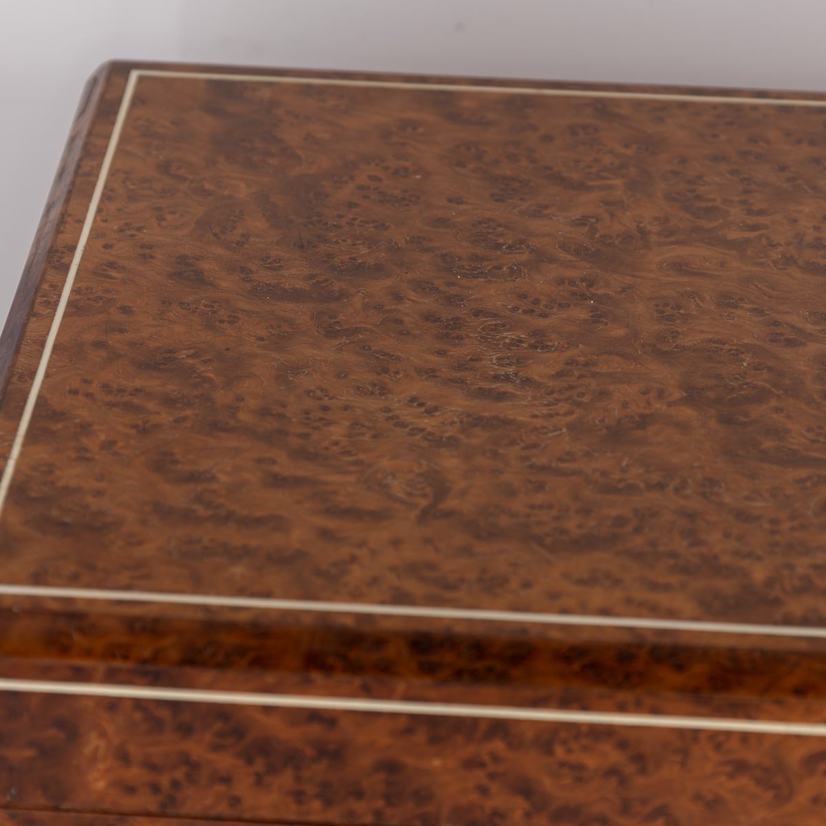PUSHKINS.COM - B11242 - VINTAGE 20thC ART DECO BURR WALNUT CIGAR HUMIDOR BY DUNHILL, ENGLAND c.1930 - 13.jpg