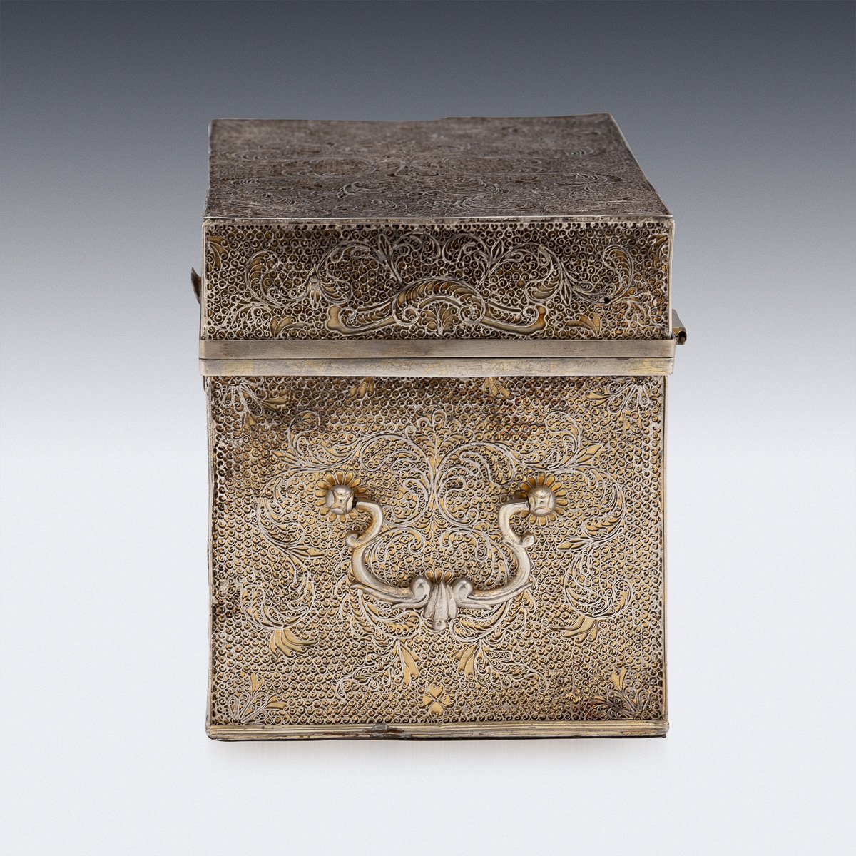 PUSHKINS.COM - J11070 - ANTIQUE 17thC INDO-PORTUGUESE SOLID SILVER FILIGREE TEA CHEST, GOA c.1680 - 06.jpg