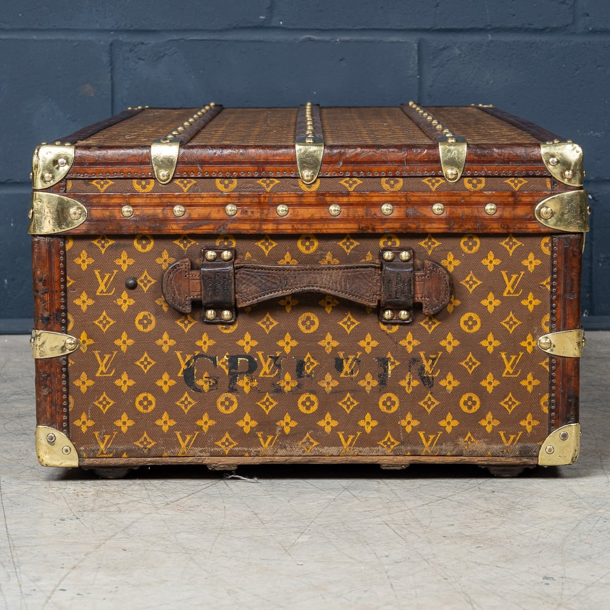 PUSHKINS.COM - ANTIQUE 20thC LOUIS VUITTON CABIN TRUNK IN MONOGRAM CANVAS, FRANCE c.1910 - 6.jpg