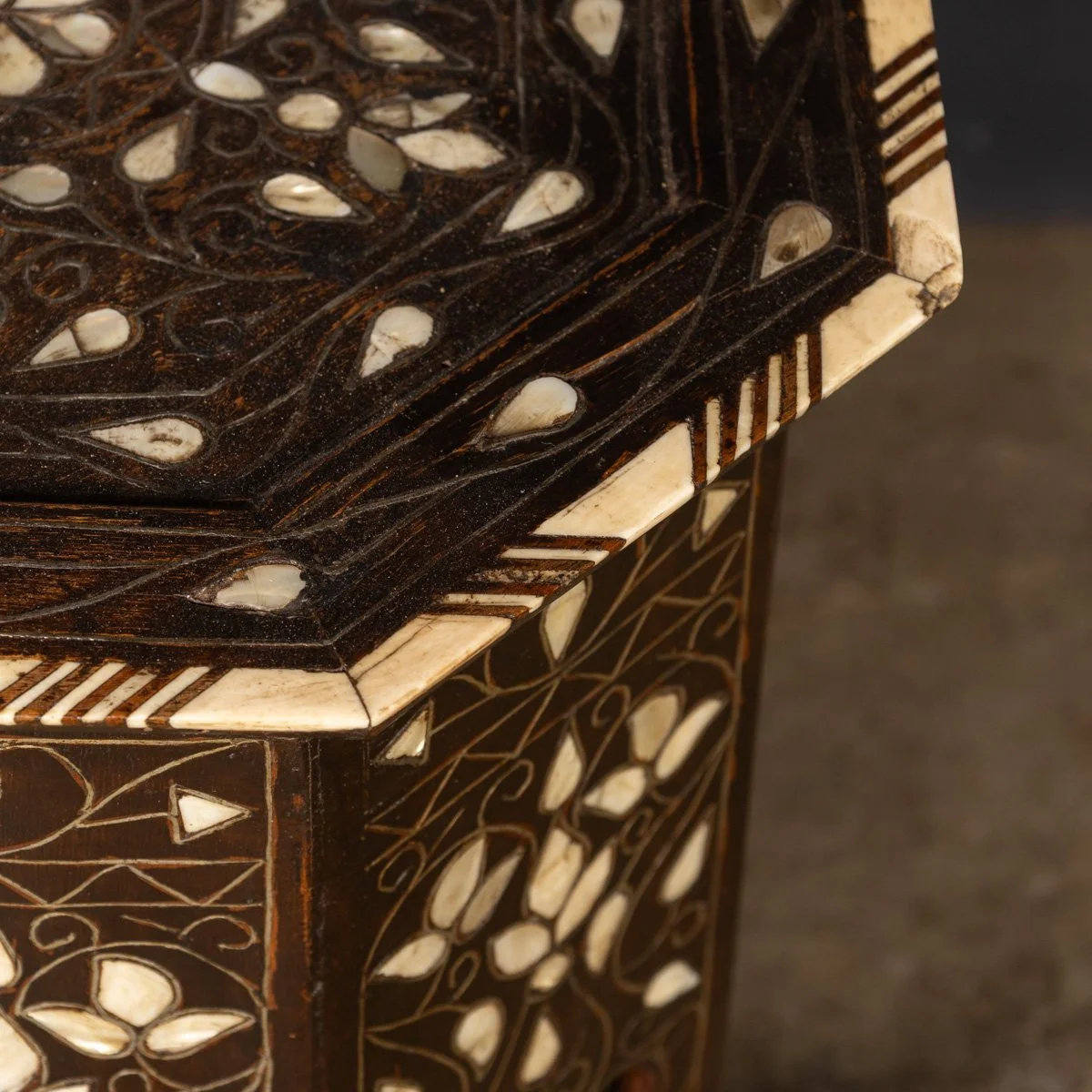 PUSHKINS.COM - Z12412 - ANTIQUE 20thC DARK WOOD & MOTHER OF PEARL MOORISH TABLE c.1920 - 12.jpg