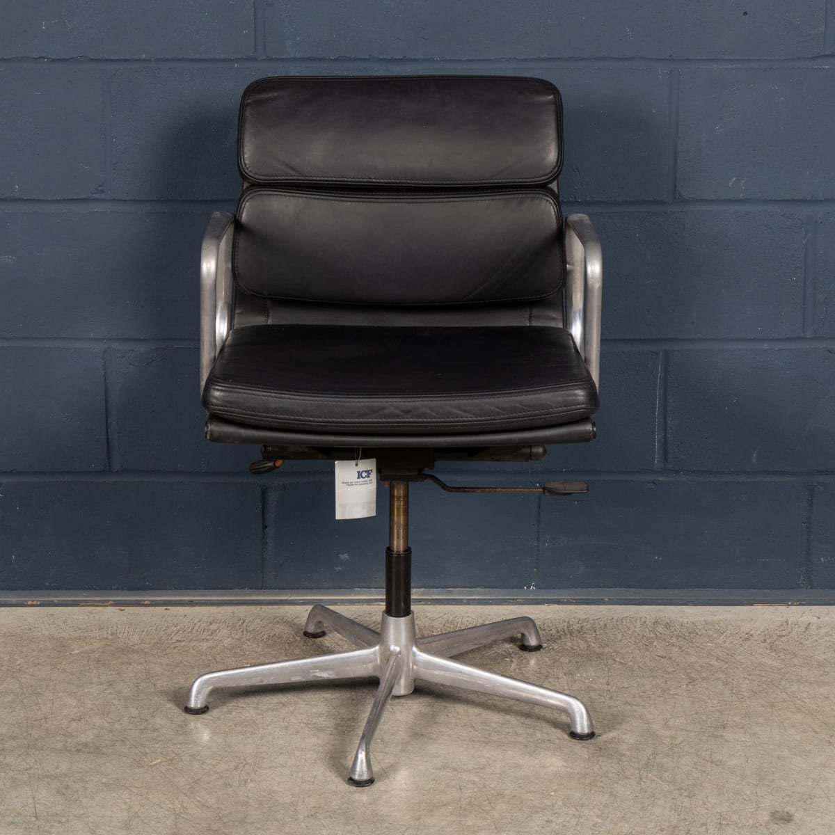 PUSHKINS.COM - B12276d - VINTAGE 20thC EA217 CHAIR IN BLACK LEATHER BY CHARLES & RAY EAMES FOR ICF - 04.jpg