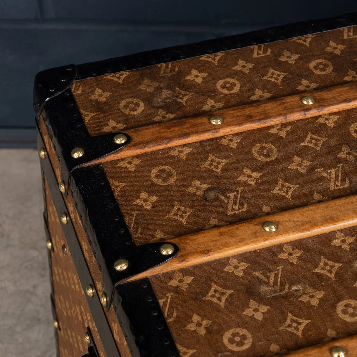 PUSHKIN'S - ANTIQUE 19thC LOUIS VUITTON TRUNK IN WOVEN CANVAS, FRANCE c.1890 - 18.jpg