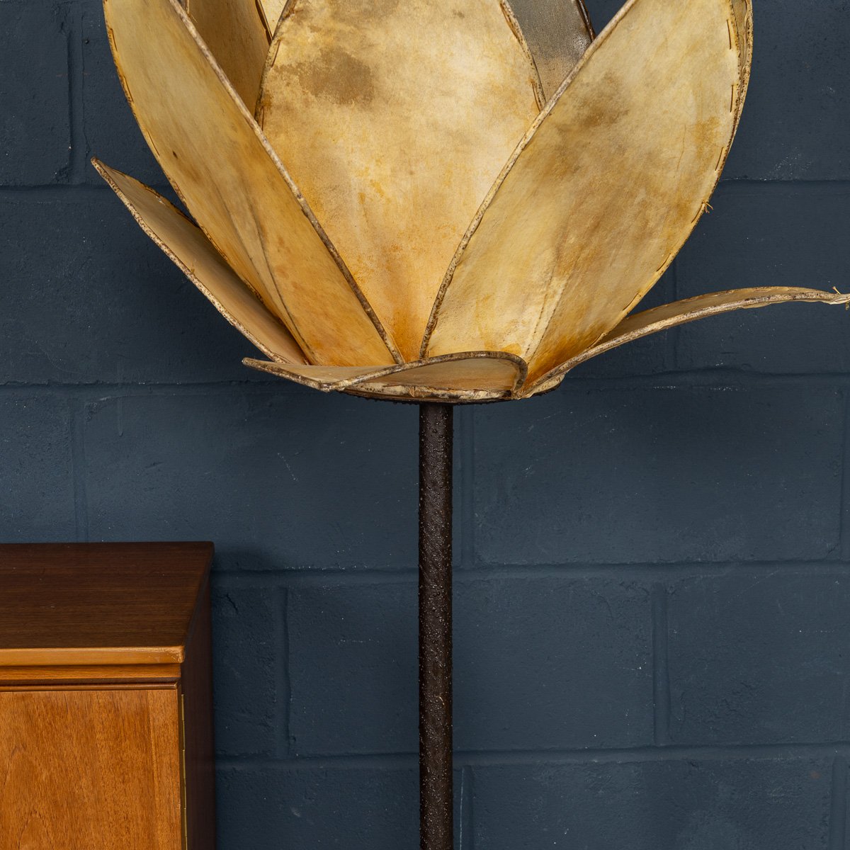 PUSHKINS.COM - B11418 - 20thC ITALIAN 'LOTUS FLOWER' FLOOR LAMP WITH VELLUM SHADE c.1970 - 06.jpg