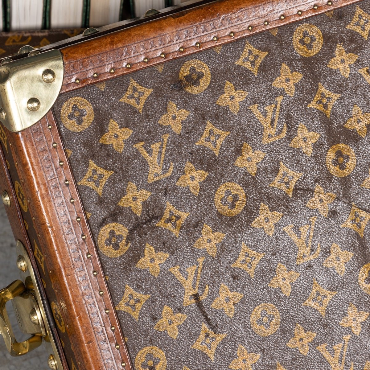 PUSHKINS.COM - B11237wd - 20thC LOUIS VUITTON ENCYCLOPEDIA BRITANNICA TRUNK IN MONOGRAM CANVAS c.1911 - 20.jpg