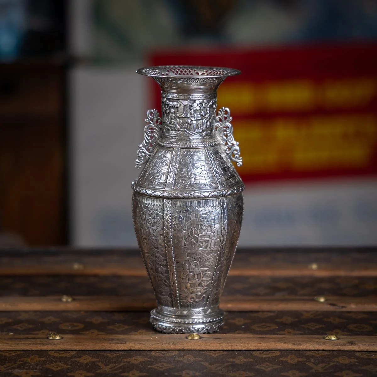 PUSHKINS.COM - J11902 - ANTIQUE 20thC CHINESE EXPORT SOLID SILVER VASE c.1900 - 03.jpg