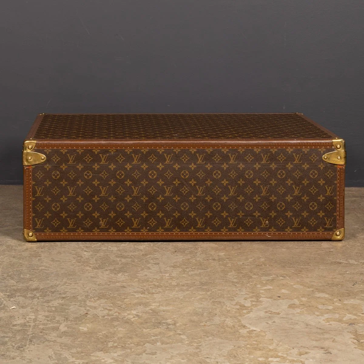 PUSHKINS.COM - Z12138 - VINTAGE 20thC LOUIS VUITTON SUITCASE IN MONOGRAM CANVAS, FRANCE - 06.jpg