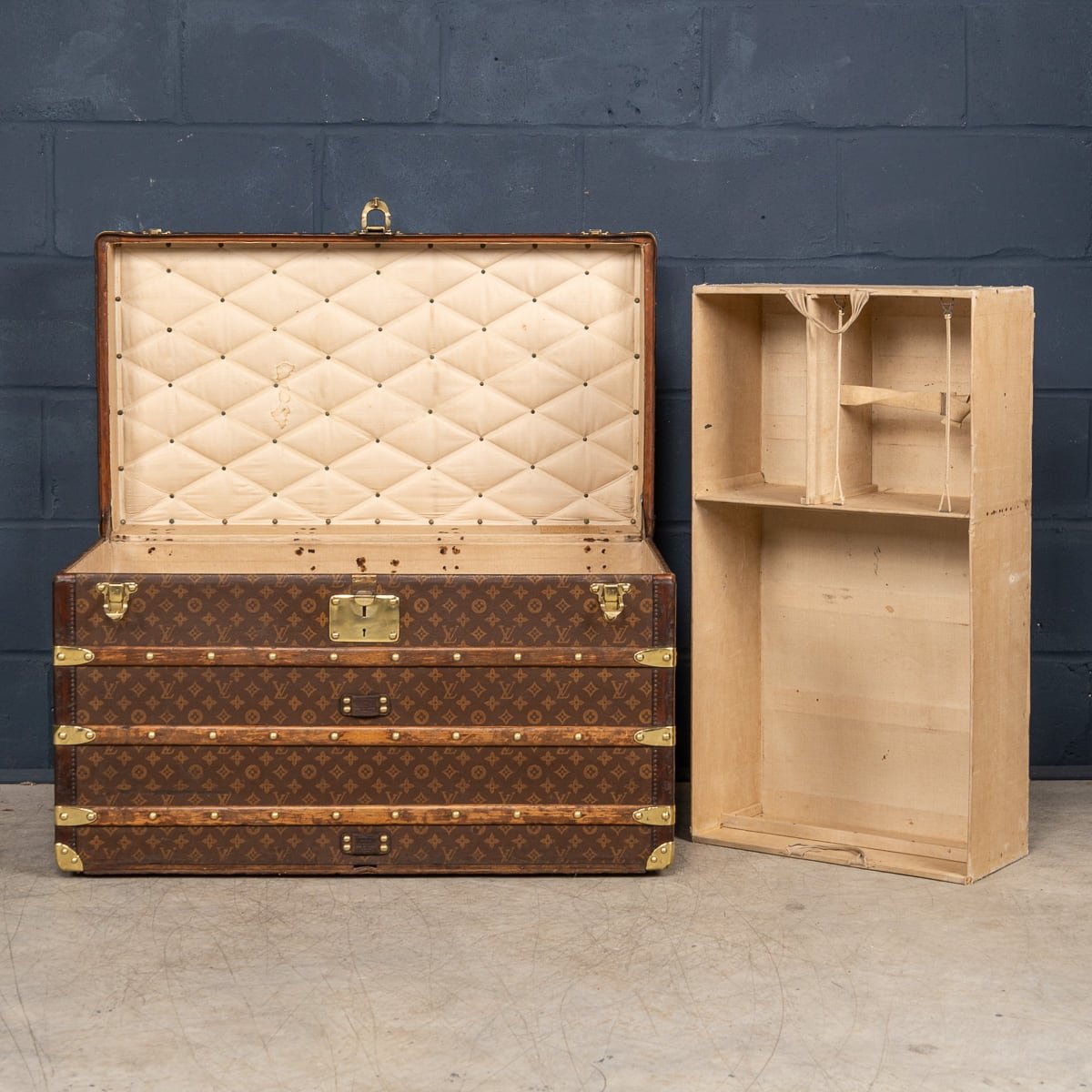 PUSHKIN'S - ANTIQUE 20thC LOUIS VUITTON COURIER TRUNK IN MONOGRAM CANVAS, FRANCE c.1920 - 11.jpg
