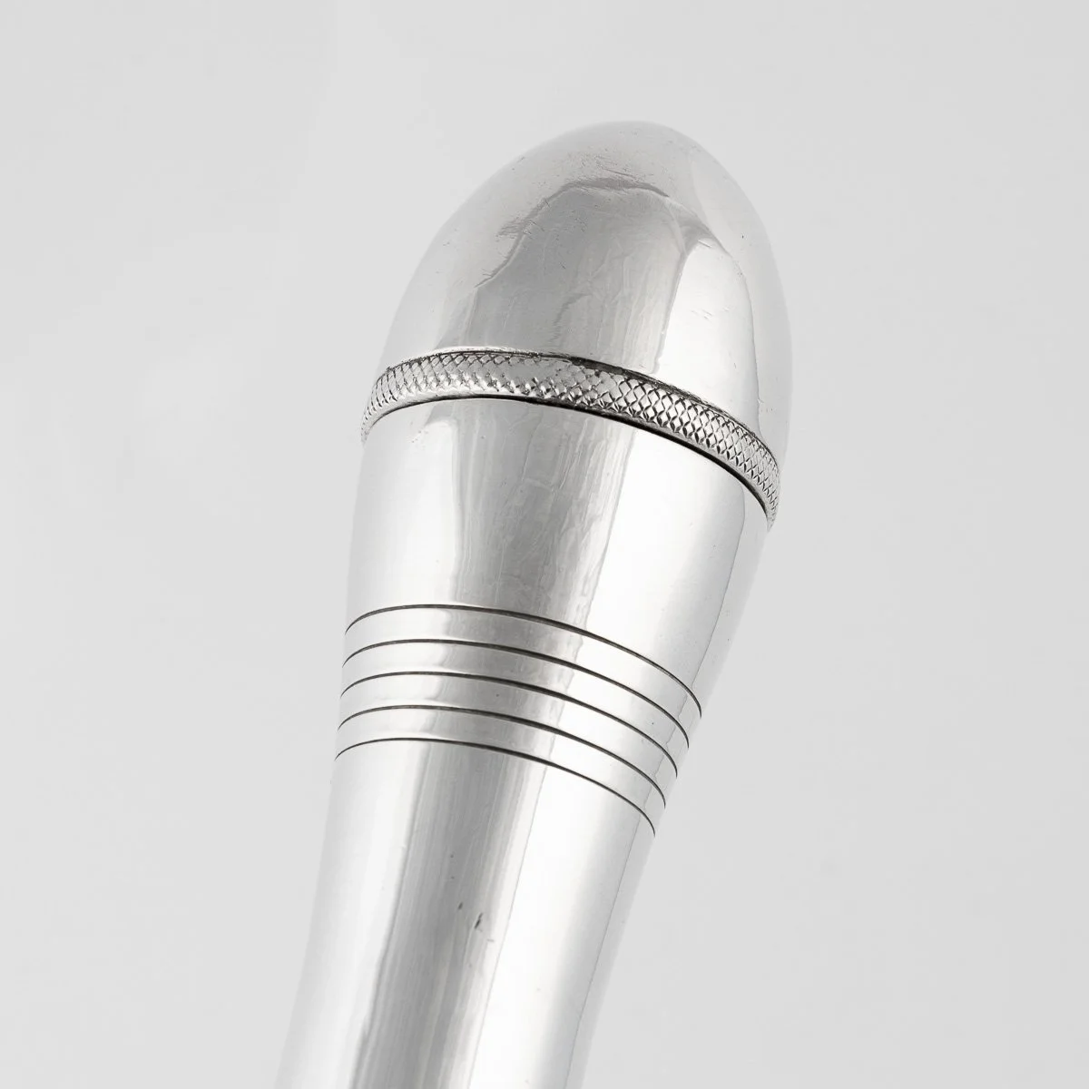 PUSHKINS.COM - B11420 - NOVELTY 20thC SILVER PLATED %22BELL-FORM%22 COCKTAIL SHAKER, HUKIN & HEATH c.1930 - 09.jpg
