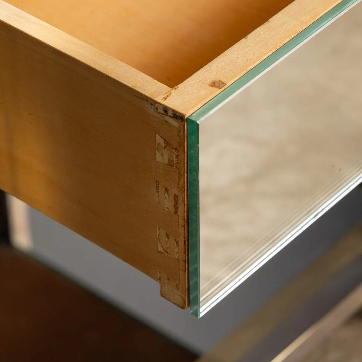 PUSHKINS.COM - Z12104 - 20thC PAIR OF BRASS, CHROME & GLASS SIDE TABLES BY BELGO CHROM, BELGIUM c.1970 - 13.jpg