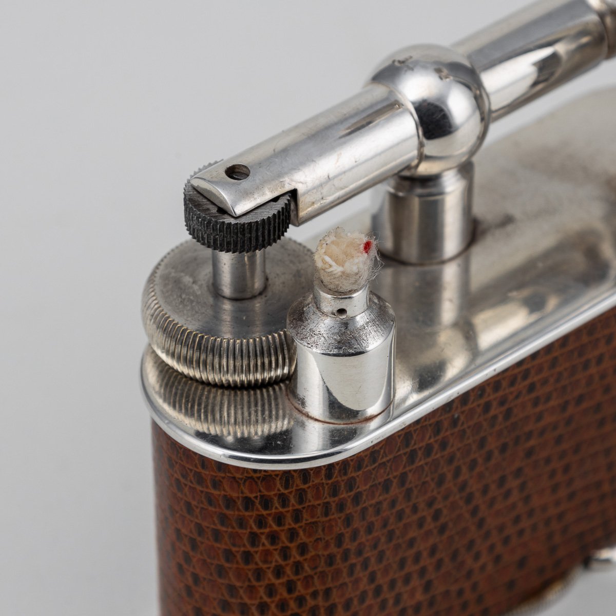 PUSHKINS.COM - D11367 - VINTAGE 20thC SNAKESKIN LEATHER & SILVER PLATED DUNHILL TABLE LIGHTER c.1960 - 12.jpg