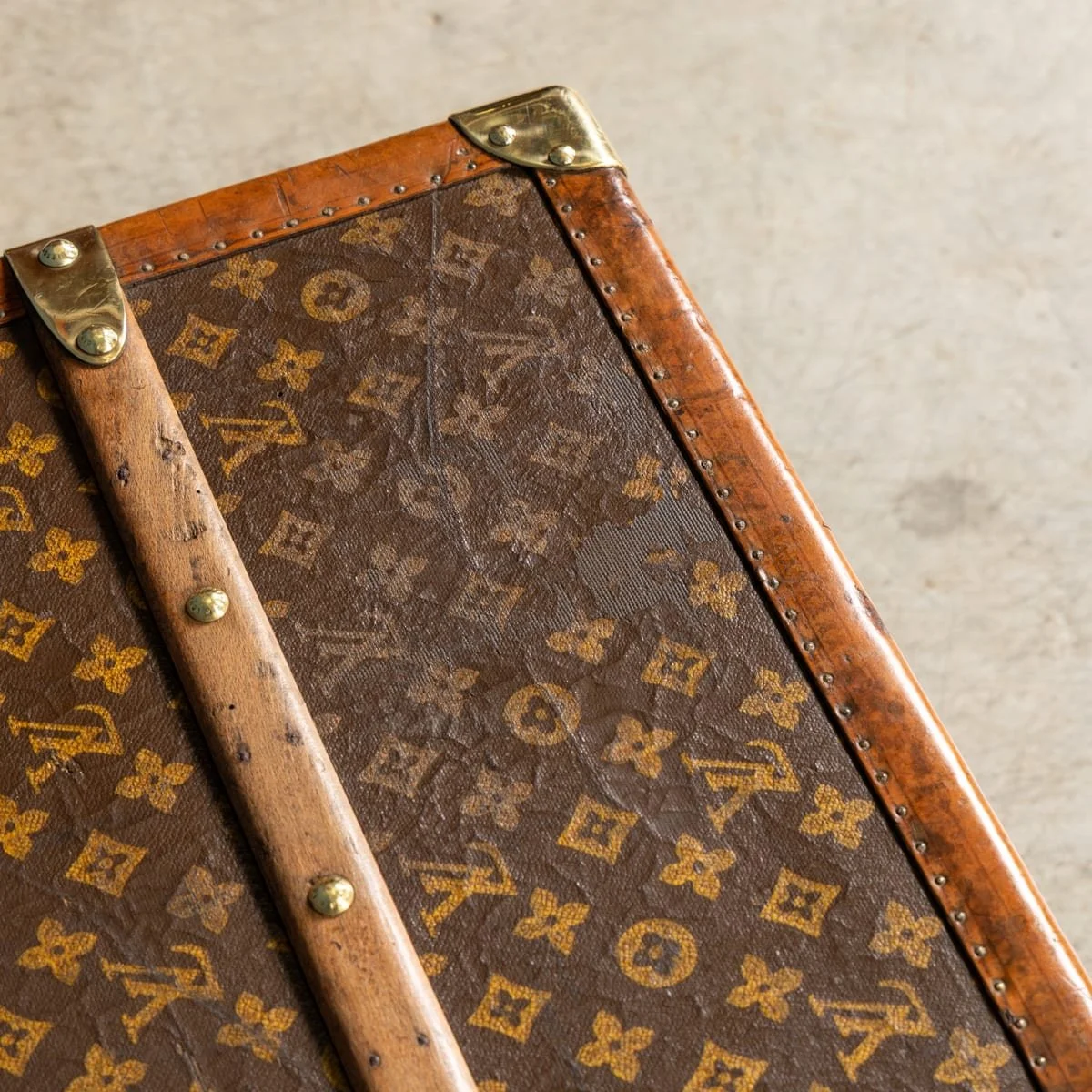 PUSHKINS.COM - B12255 - VINTAGE 20thC LOUIS VUITTON STEAMER TRUNK IN MONOGRAM CANVAS, FRANCE c.1930 - 45.jpg