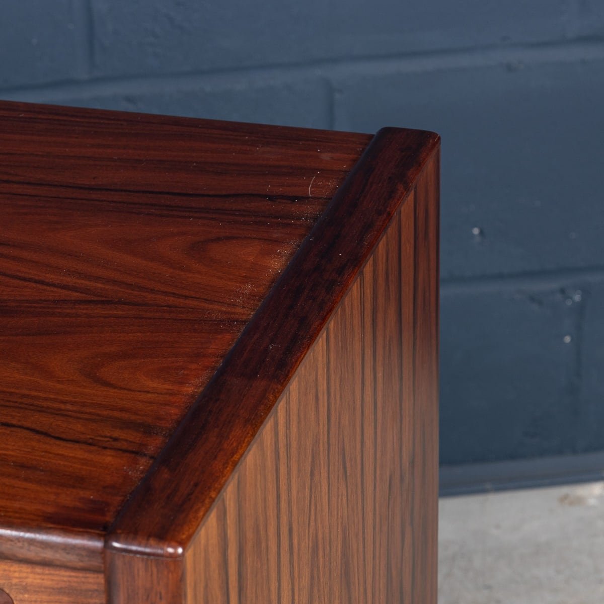 PUSHKINS.COM - B11243 - 20thC DANISH ROSEWOOD SIDEBOARD BY SKOVBY MØBELFABRIK A:S c.1960 - 11.jpg