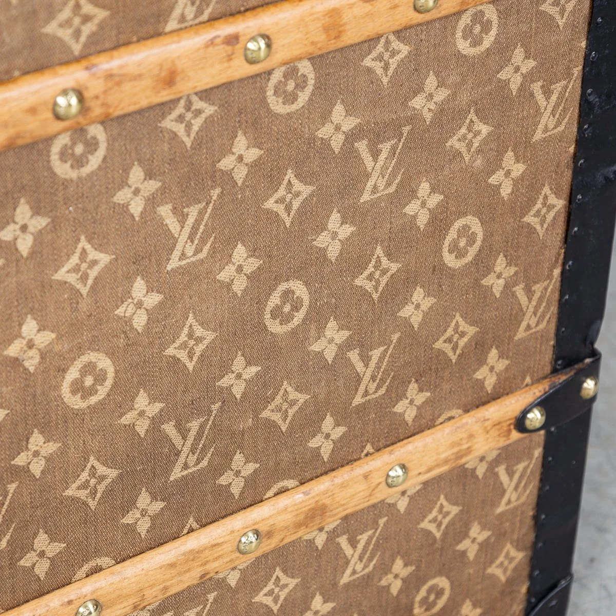 PUSHKIN'S - ANTIQUE 20thC LOUIS VUITTON TRUNK IN WOVEN CANVAS, FRANCE c.1900 - 30.jpg