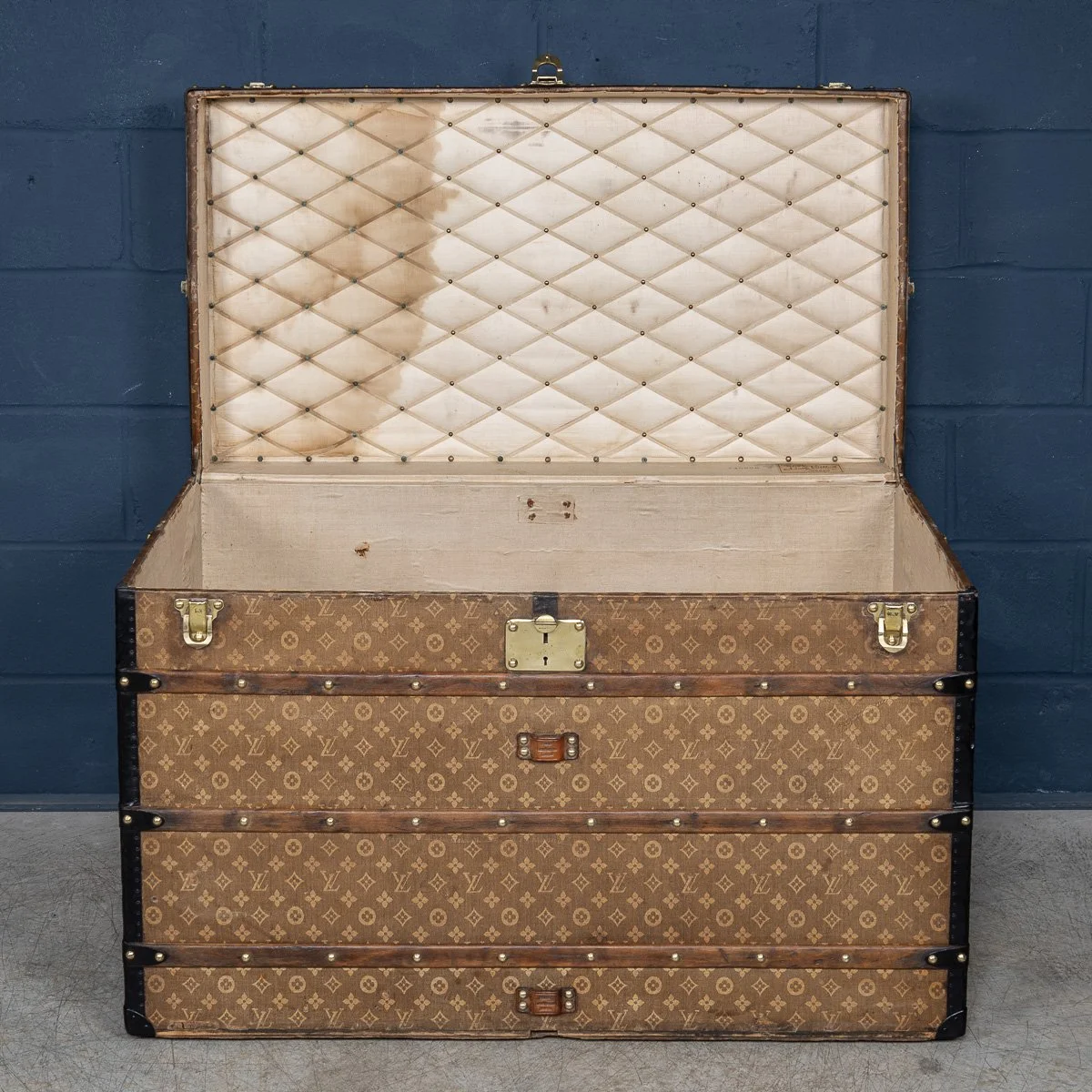 PUSHKINS.COM - B11311w - ANTIQUE 20thC LOUIS VUITTON %22MALLE HAUTE%22 TRUNK IN WOVEN CANVAS, FRANCE c.1900 - 10.jpg