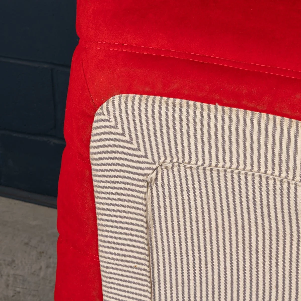 PUSHKINS.COM - B12283 - A 21st CENTURY RED "TOGO" THREE SEATER SOFA BY MICHEL DUCAROY FOR LIGNE ROSET - 13.jpg