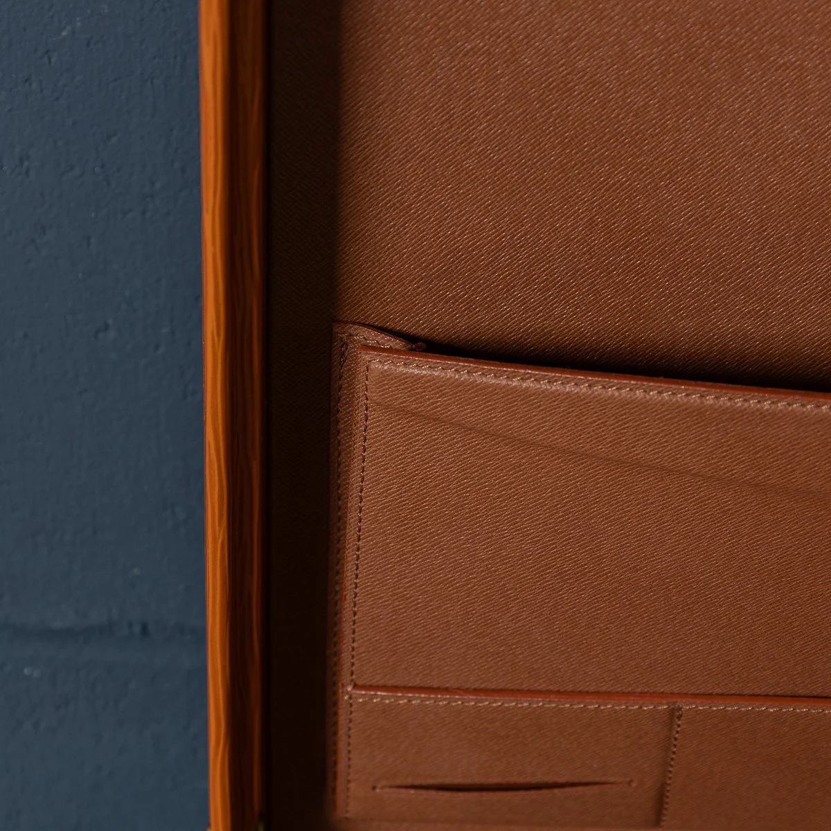 PUSHKINS.COM - B11502 - 20thC LOUIS VUITTON PRESIDENTIAL BRIEFCASE IN ORANGE EPI LEATHER, MADE IN FRANCE - 14.jpg
