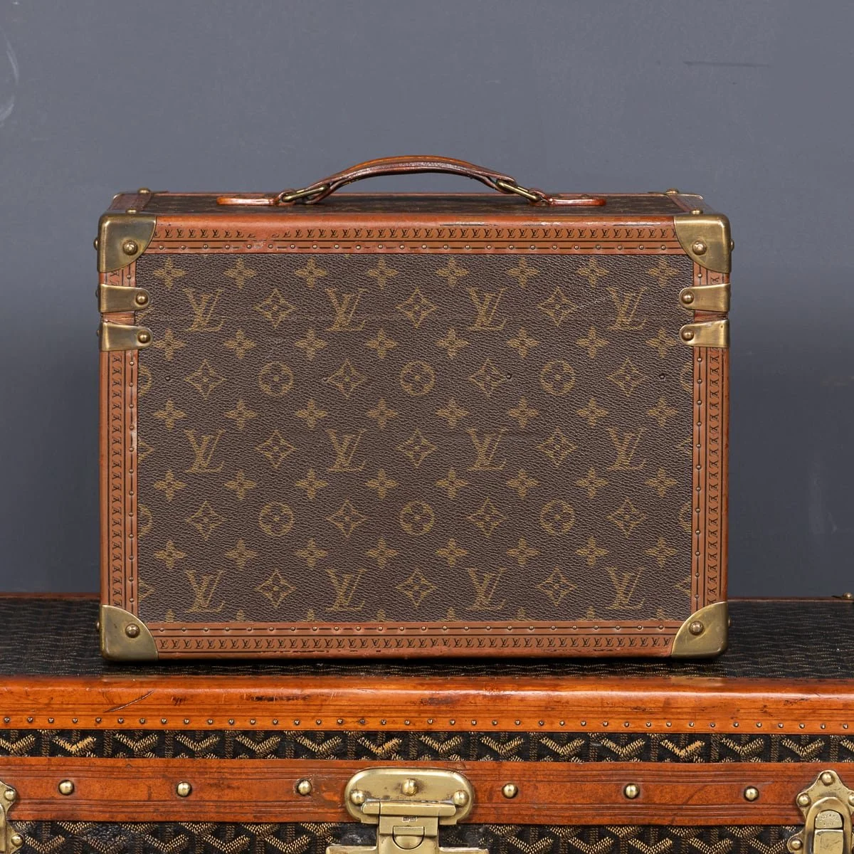 PUSHKIN'S - MID 20thC LOUIS VUITTON VANITY CASE IN MONOGRAM CANVAS, MADE IN FRANCE c.1960 - 5.jpg