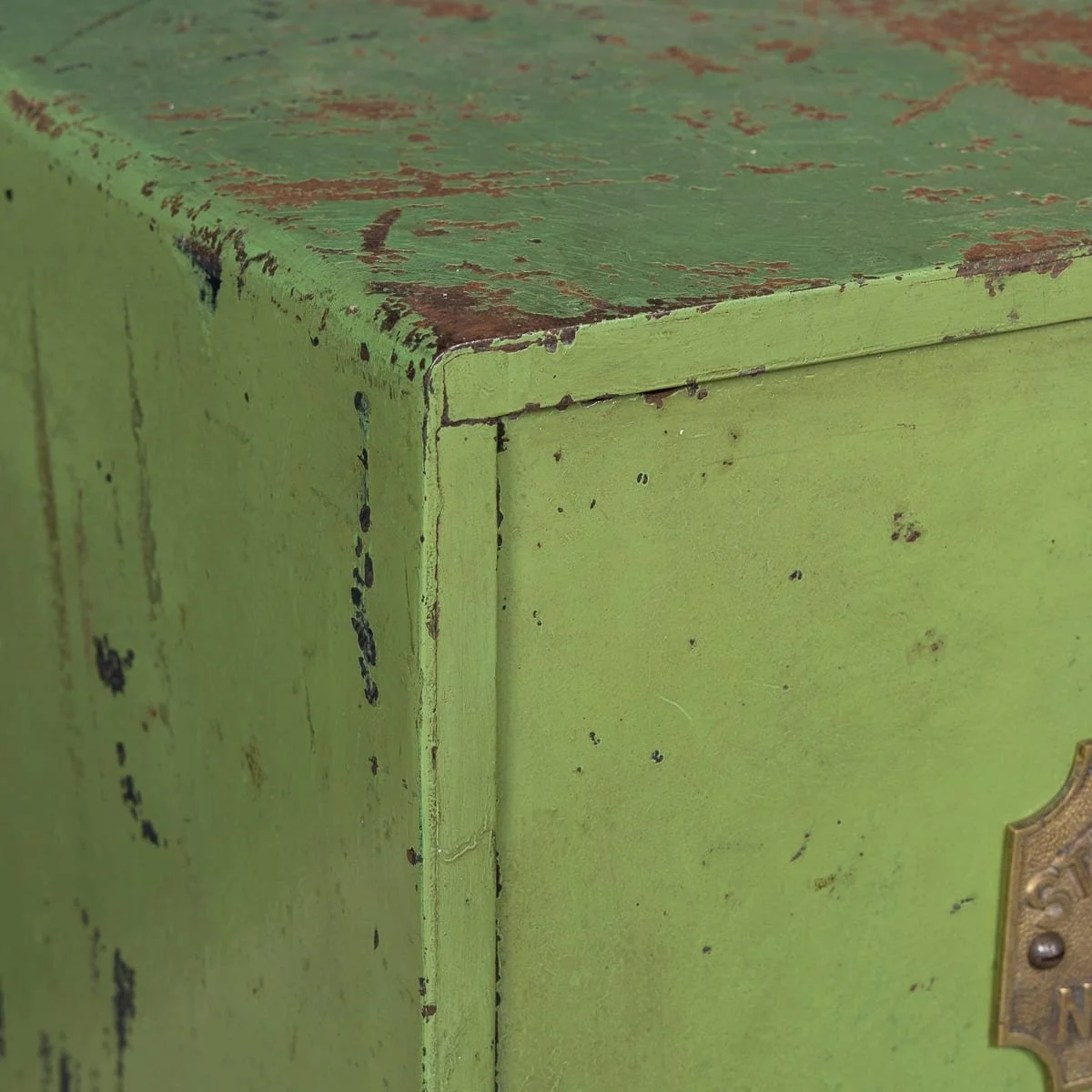 PUSHKINS.COM - B12036 - 20thC ENGLISH CAST IRON FIREPROOF SAFE BY STEPHEN COX & SON, SEDGLEY c.1930 - 14.jpg