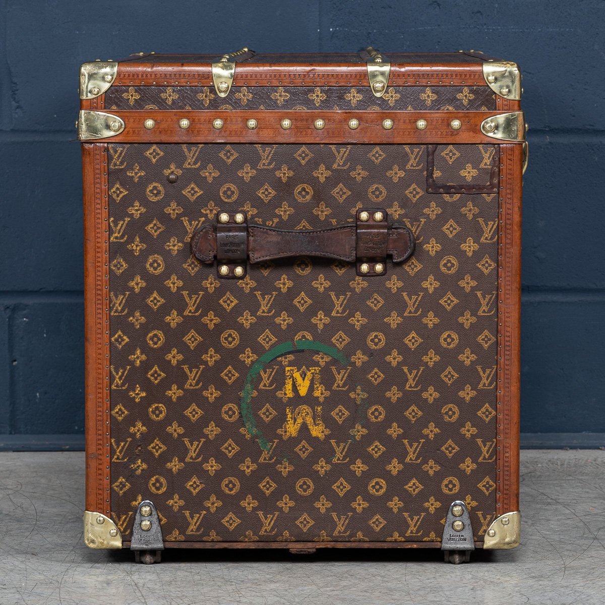 PUSHKINS.COM - B11308w - ANTIQUE 20thC LOUIS VUITTON HAT TRUNK IN MONOGRAM CANVAS, FRANCE c.1920 - 07.jpg