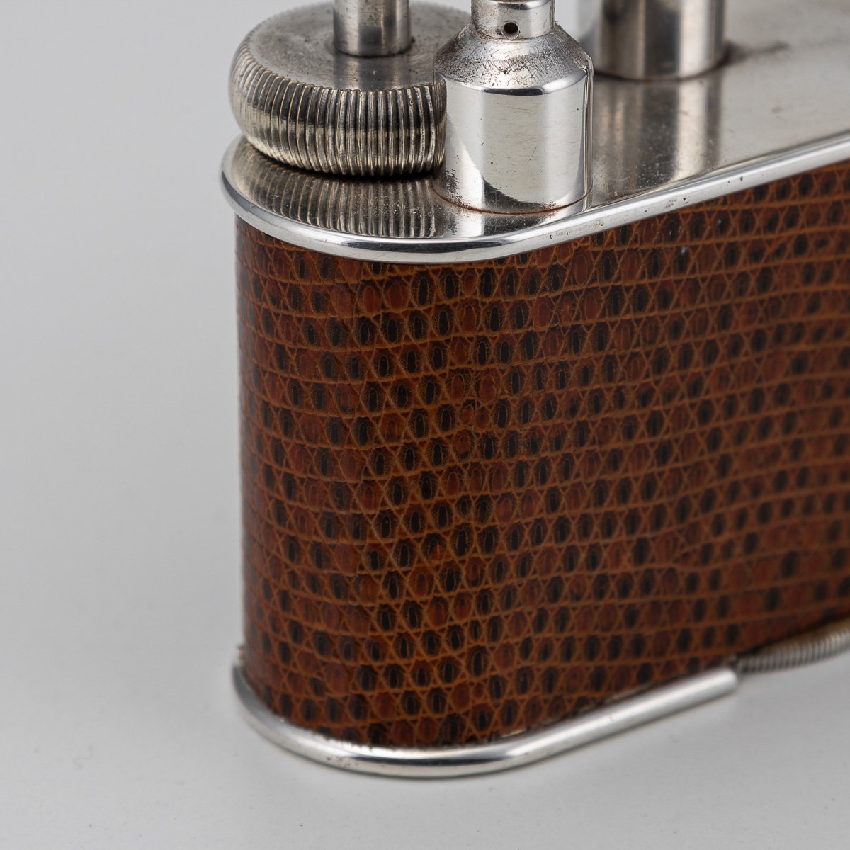 PUSHKINS.COM - D11367 - VINTAGE 20thC SNAKESKIN LEATHER & SILVER PLATED DUNHILL TABLE LIGHTER c.1960 - 15.jpg