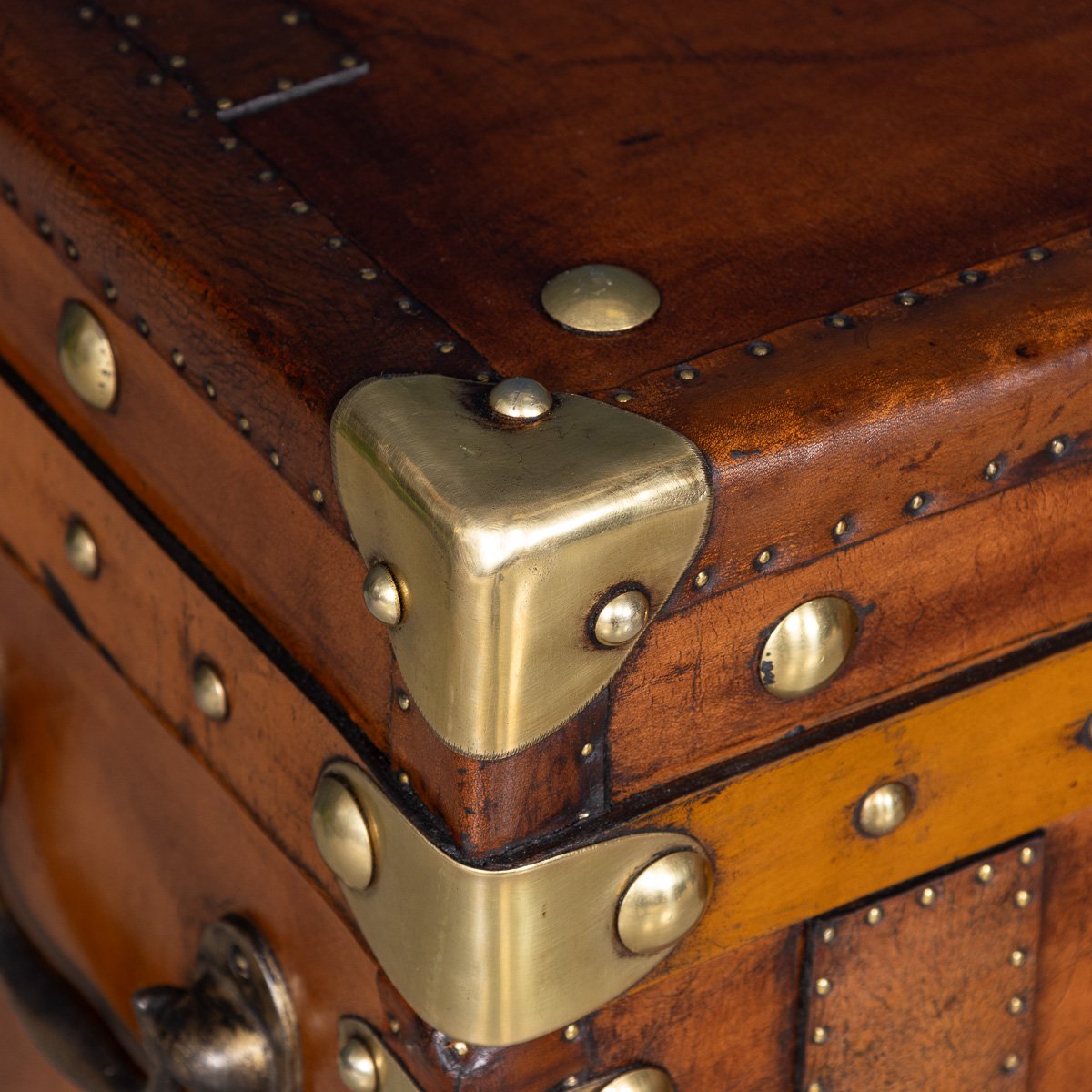 PUSHKINS.COM - B11408d - 20thC PAIR OF LEATHER CLAD ENGLISH ARMY : NAVY STYLE TRUNKS - 19.jpg