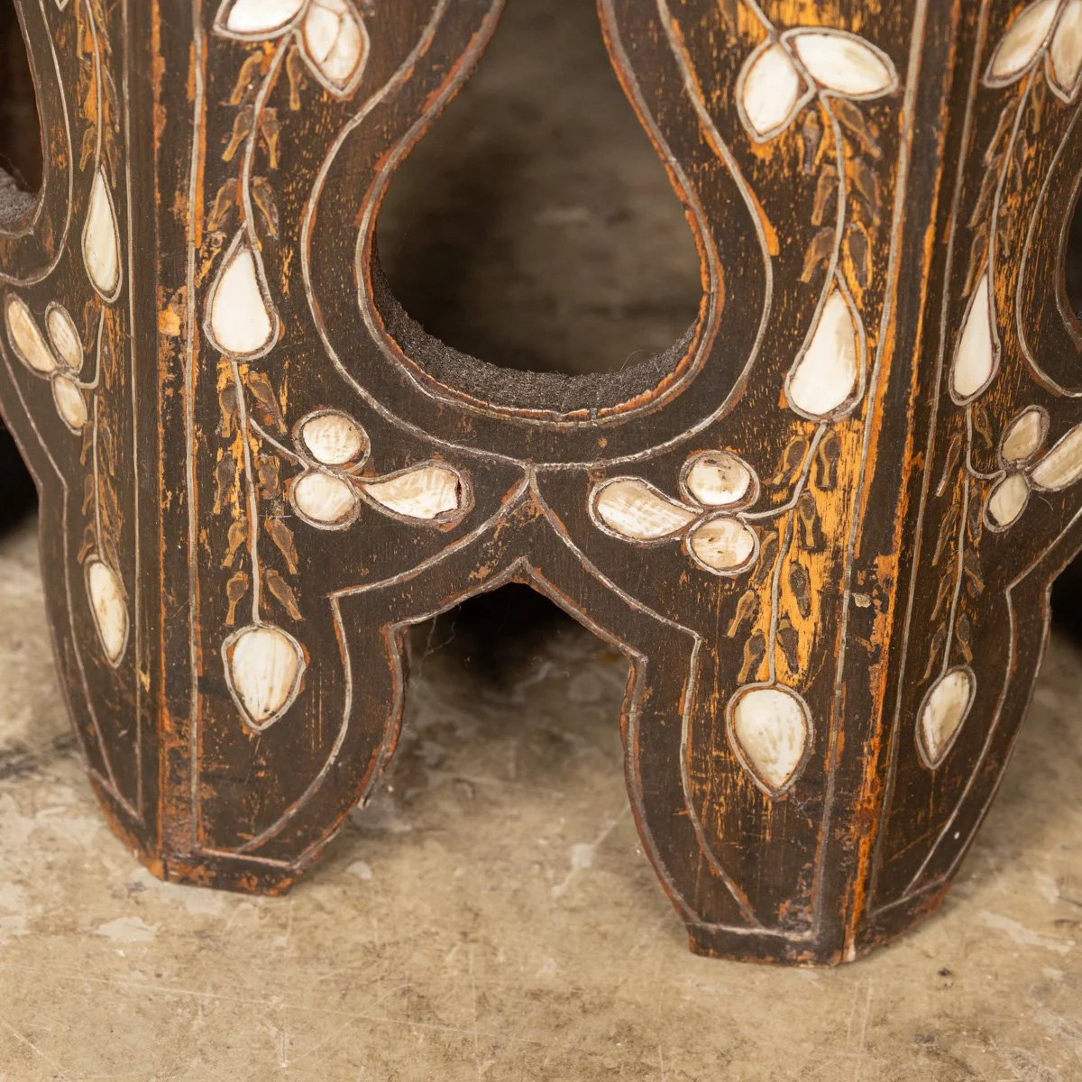 PUSHKINS.COM - Z12411 - ANTIQUE 20thC DARK WOOD & MOTHER OF PEARL MOORISH TABLE c.1920 - 19.jpg