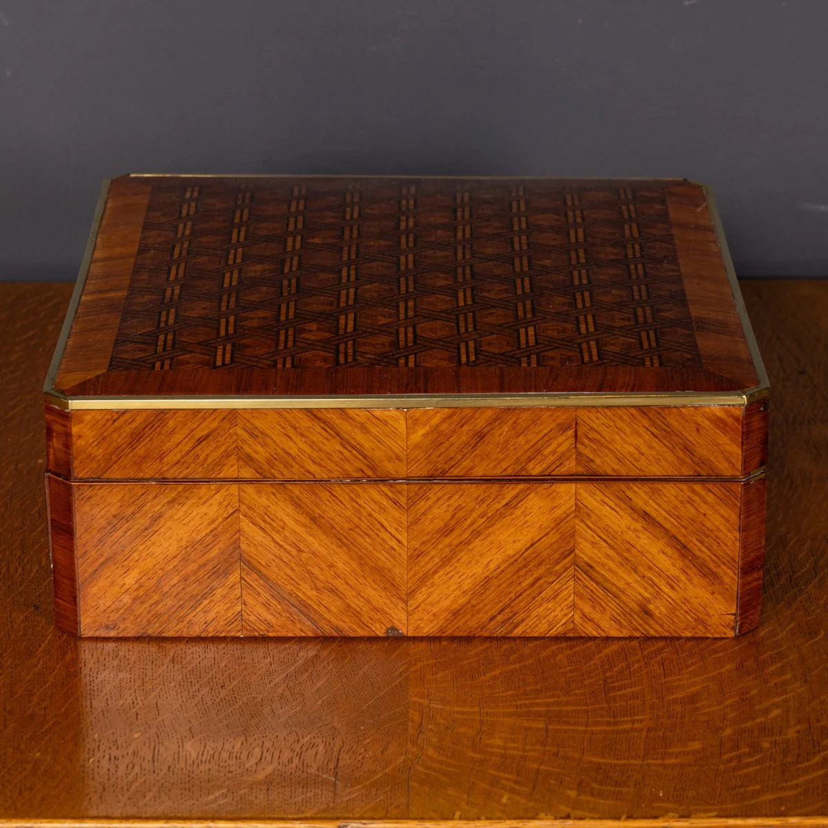 PUSHKINS.COM - Z12429 - ANTIQUE 19thC FRENCH PARQUETRY PERFUMERS BOX, PARIS c.1890 - 06.jpg