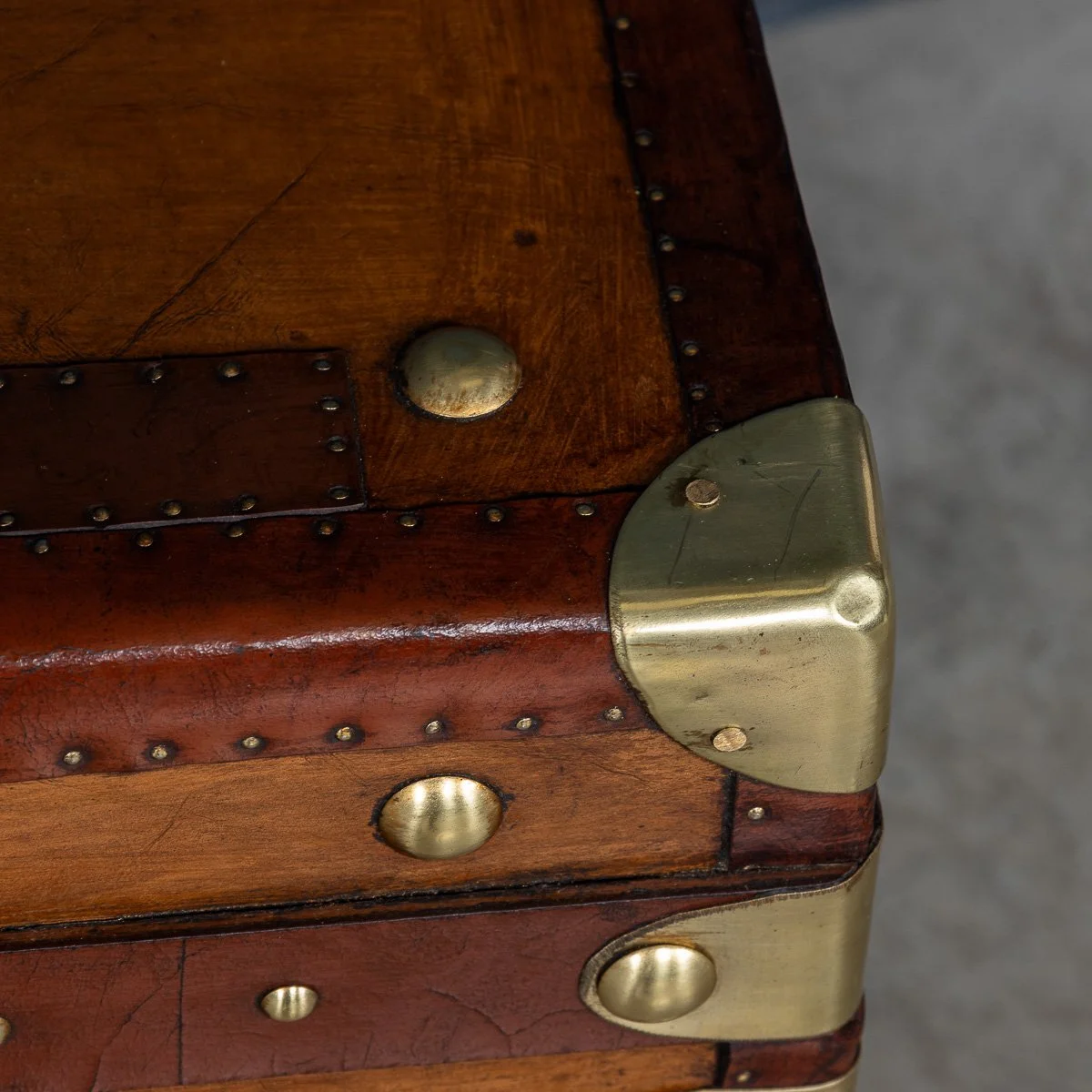 PUSHKINS.COM - B11410d - 20thC PAIR OF LEATHER CLAD ENGLISH ARMY : NAVY STYLE TRUNKS - 19.jpg