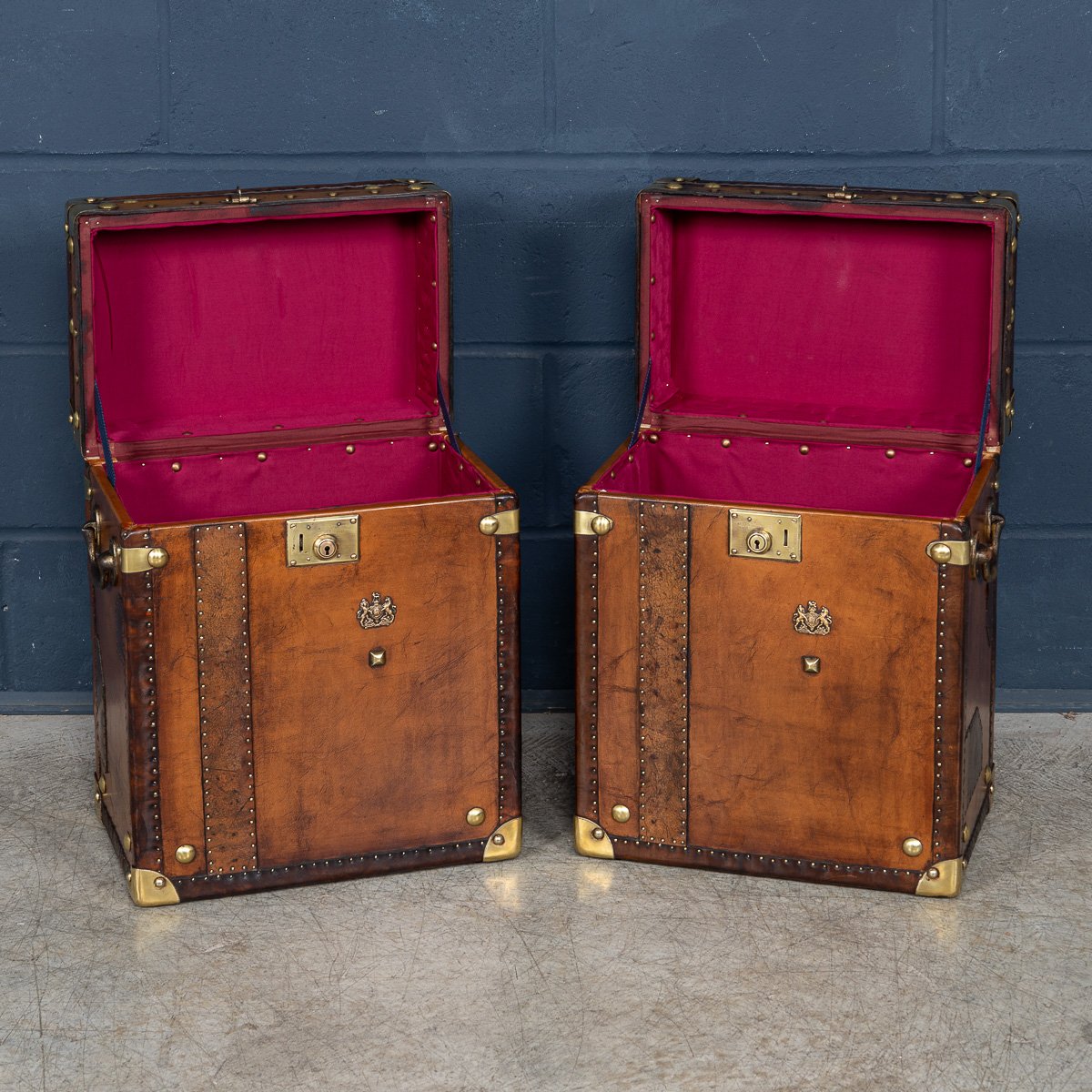 PUSHKINS.COM - B11408d - 20thC PAIR OF LEATHER CLAD ENGLISH ARMY : NAVY STYLE TRUNKS - 08.jpg
