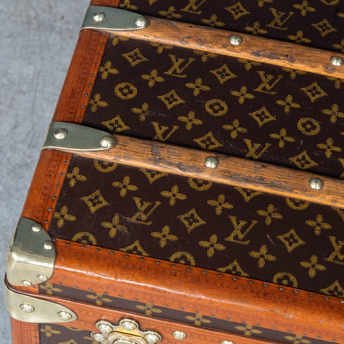 PUSHKINS.COM - B12020h - 20thC LOUIS VUITTON CABIN TRUNK IN MONOGRAM CANVAS, FRANCE c.1930 - 31.jpg