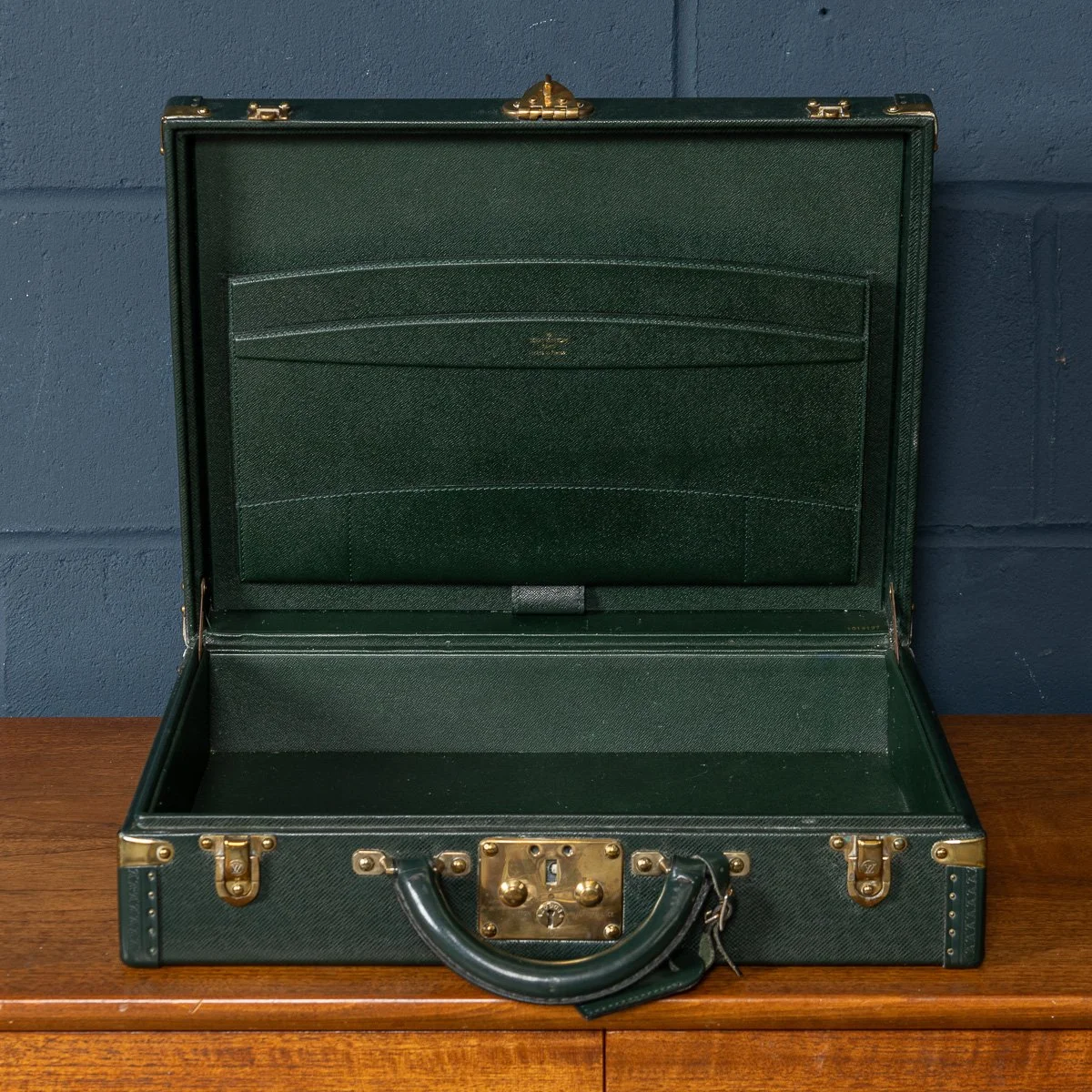 PUSHKINS.COM - B11505 - 20thC LOUIS VUITTON PRESIDENTIAL BRIEFCASE IN GREEN "TAIGA" LEATHER, FRANCE - 10.jpg