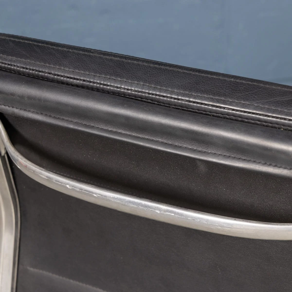 PUSHKINS.COM - B12275d - VINTAGE 20thC EA217 CHAIR IN BLACK LEATHER BY CHARLES & RAY EAMES FOR ICF - 16.jpg