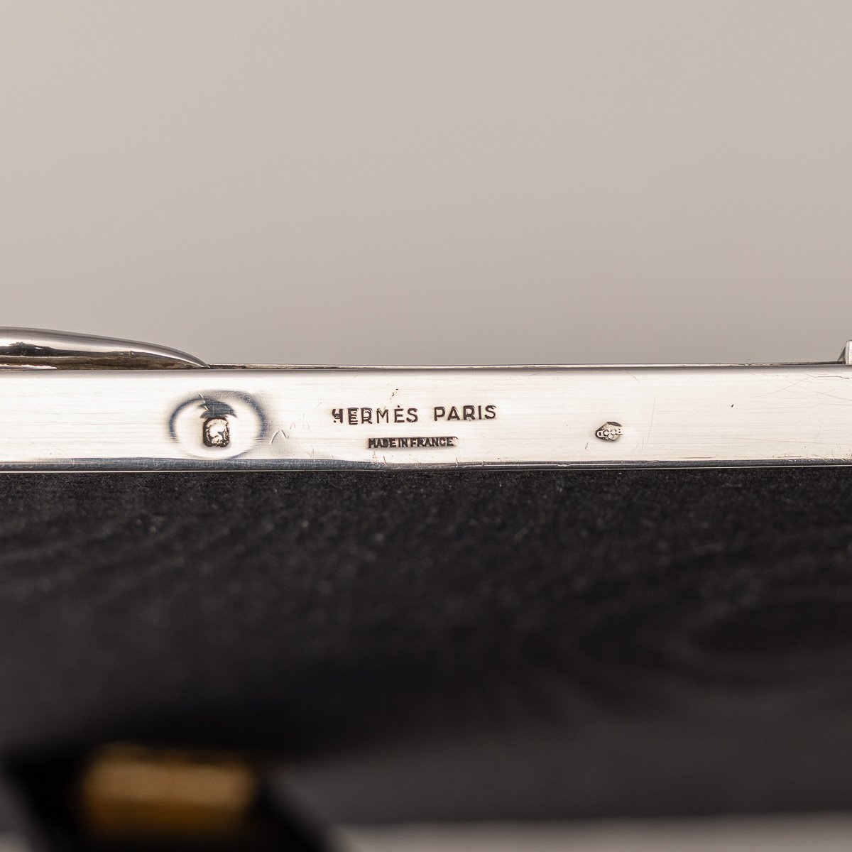 PUSHKINS.COM - D11885 - VINTAGE 20thC FRENCH SOLID SILVER LARGE PHOTOGRAPH FRAME BY HERMÈS, PARIS - 12.jpg