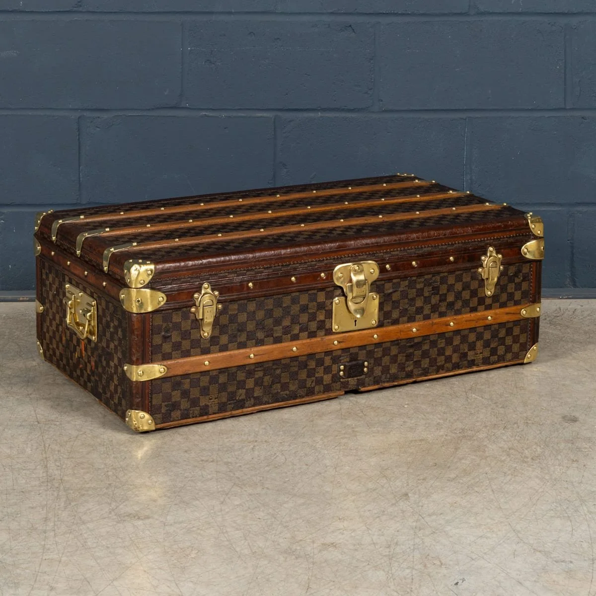 PUSHKINS.COM - B12256w - ANTIQUE 19thC LOUIS VUITTON STEAMER TRUNK IN DAMIER CANVAS, FRANCE c.1890 - 03.jpg