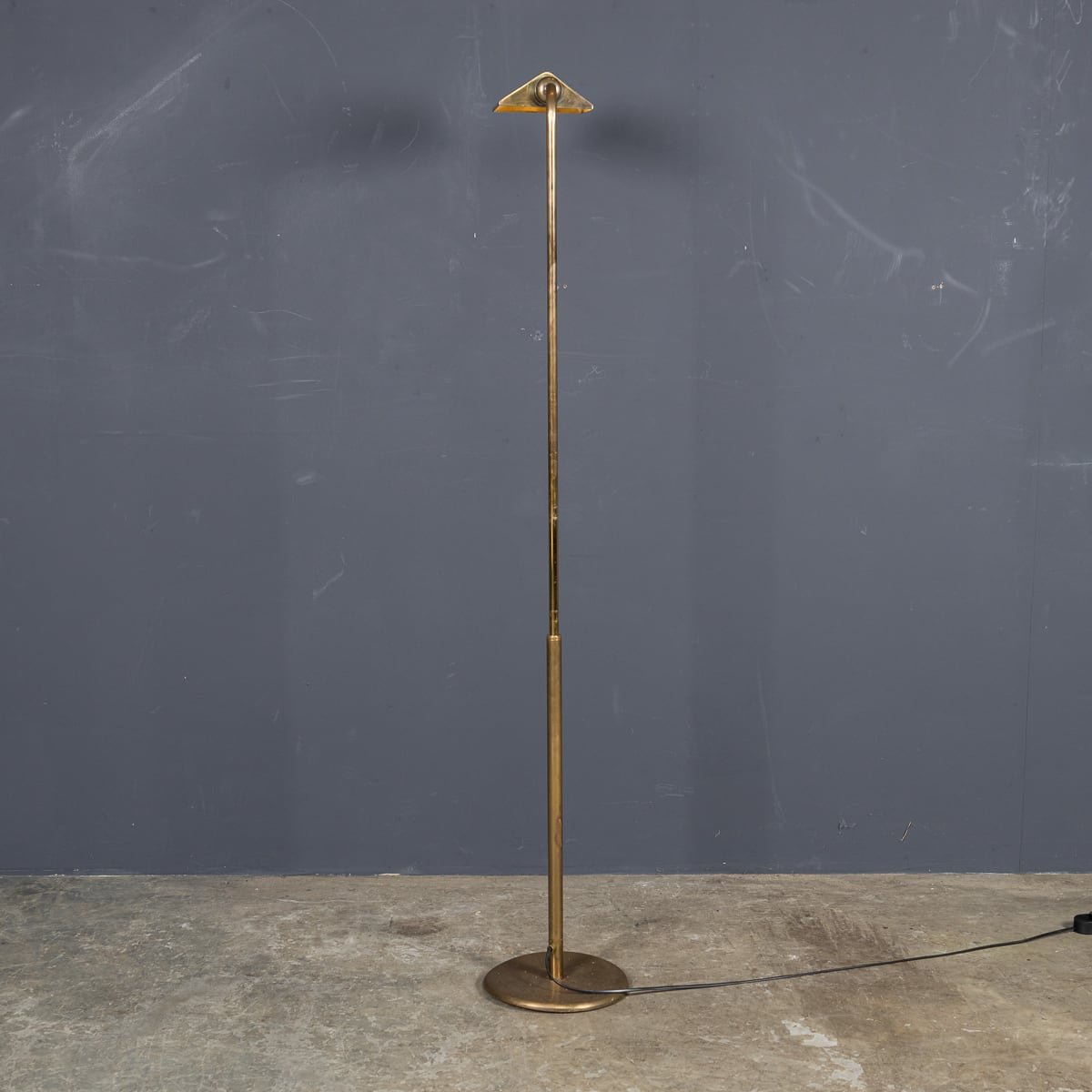 PUSHKIN'S - MID 20thC ITALIAN FLOOR STANDING BRASS READING LIGHT c.1950 - 3.jpg