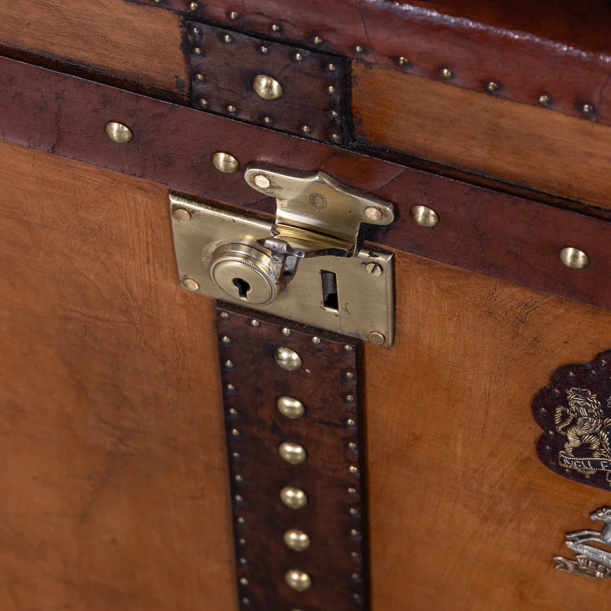 PUSHKINS.COM - B11410d - 20thC PAIR OF LEATHER CLAD ENGLISH ARMY : NAVY STYLE TRUNKS - 25.jpg