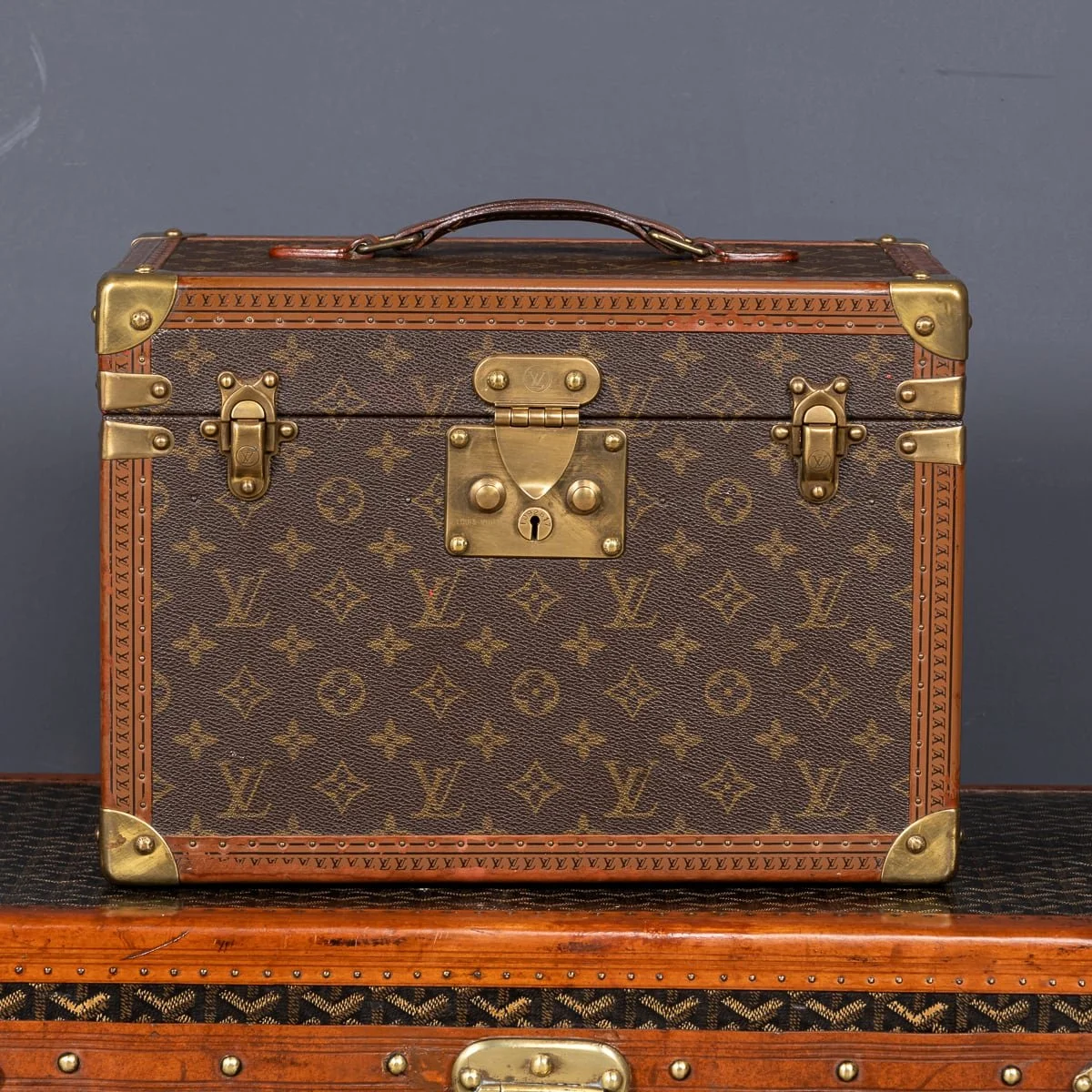 PUSHKIN'S - MID 20thC LOUIS VUITTON VANITY CASE IN MONOGRAM CANVAS, MADE IN FRANCE c.1960 - 3.jpg