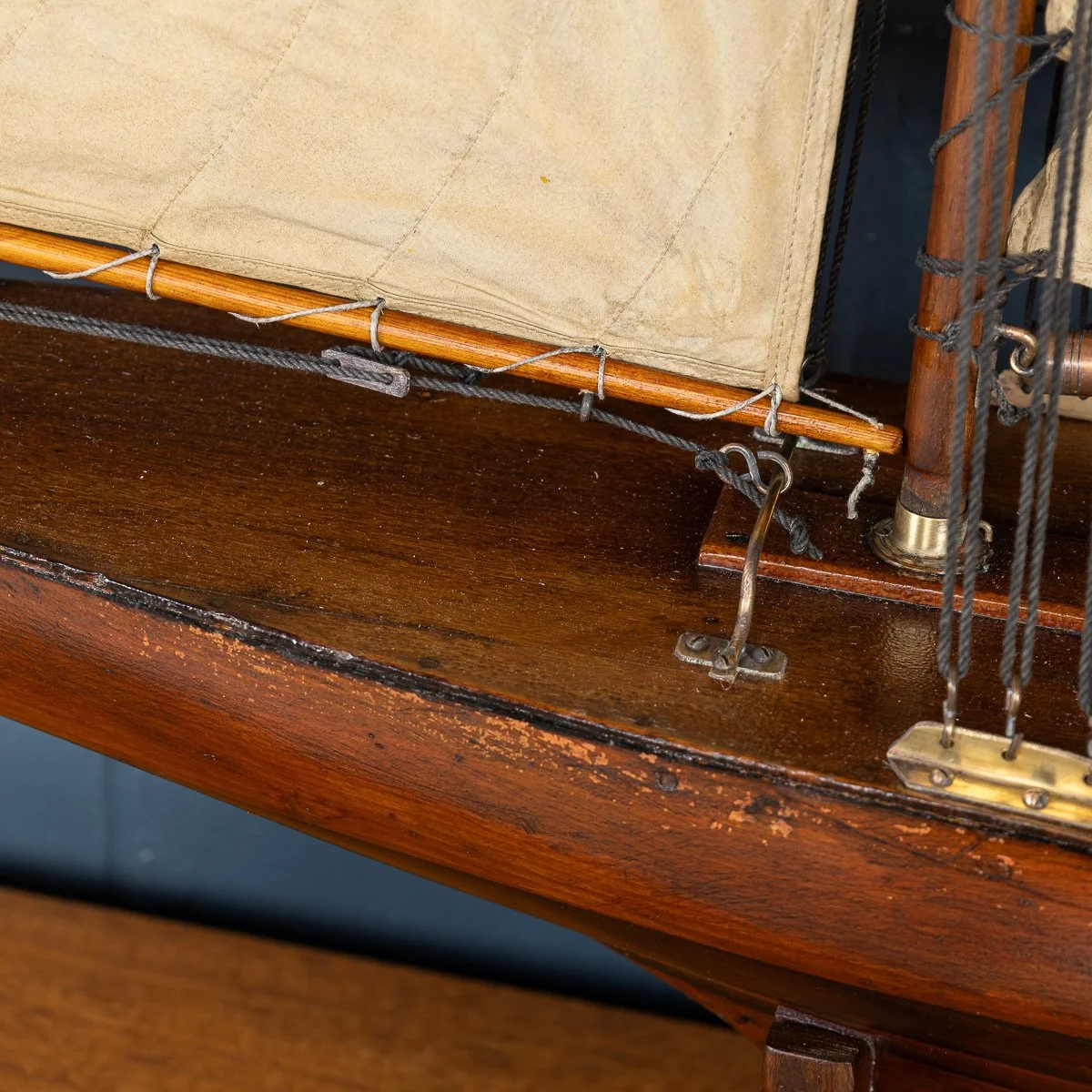 PUSHKINS.COM - B11426 - ANTIQUE 20thC LARGE ENGLISH CARVED HULL POND YACHT c.1920 - 25.jpg