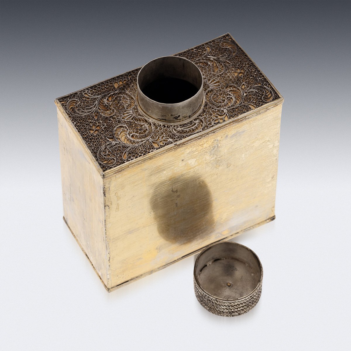 PUSHKINS.COM - J11070 - ANTIQUE 17thC INDO-PORTUGUESE SOLID SILVER FILIGREE TEA CHEST, GOA c.1680 - 13.jpg