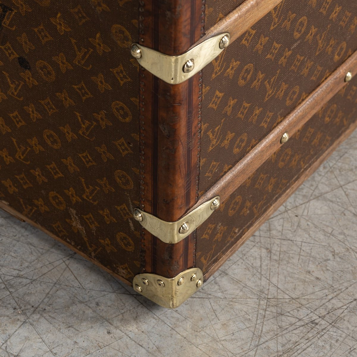 PUSHKINS.COM - B11232h - ANTIQUE 20thC LOUIS VUITTON MALLE HAUTE TRUNK IN MONOGRAM CANVAS, FRANCE c.1910 - 36.jpg