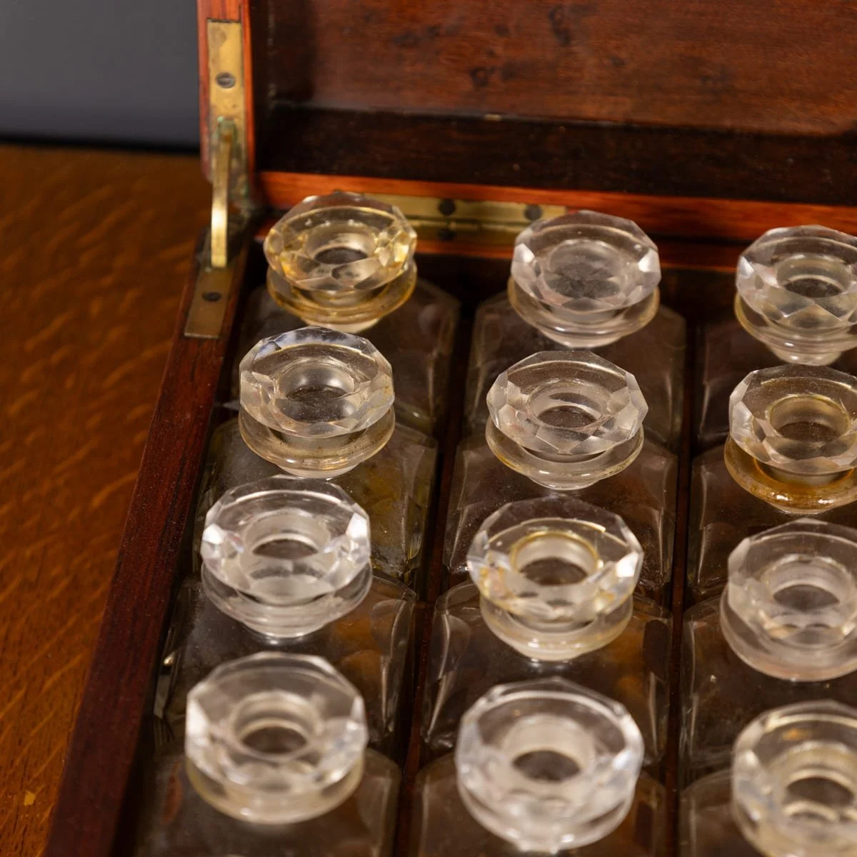 PUSHKINS.COM - Z12429 - ANTIQUE 19thC FRENCH PARQUETRY PERFUMERS BOX, PARIS c.1890 - 15.jpg
